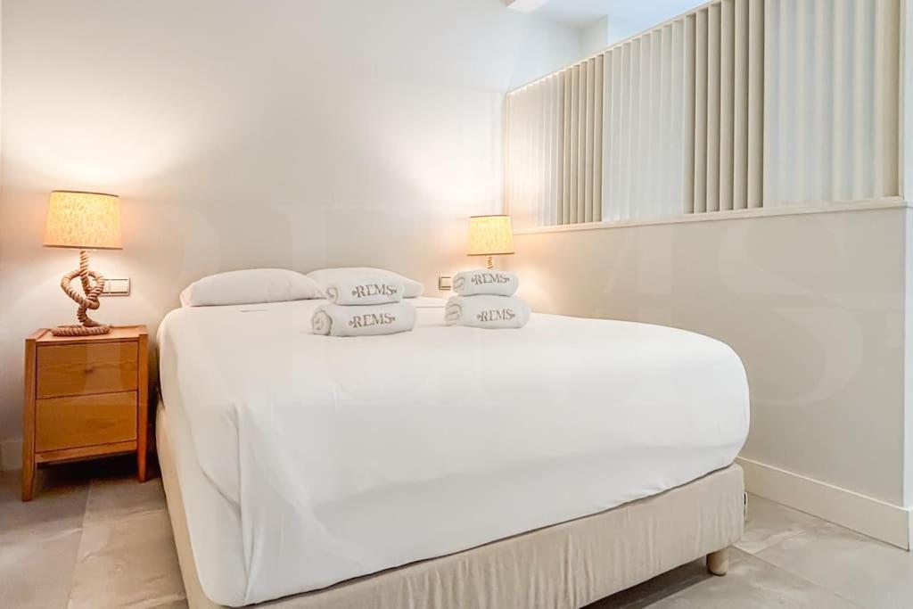 Apartamento Gem With Stunning Port & Sea Views By Rems *