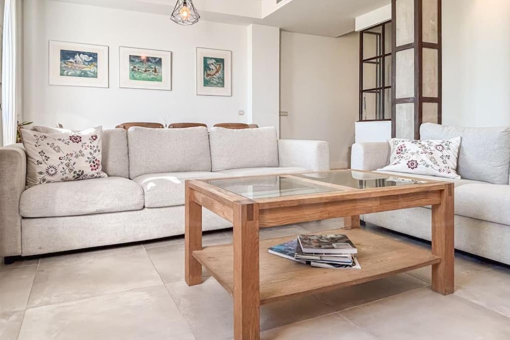 Gem With Stunning Port & Sea Views By Rems *