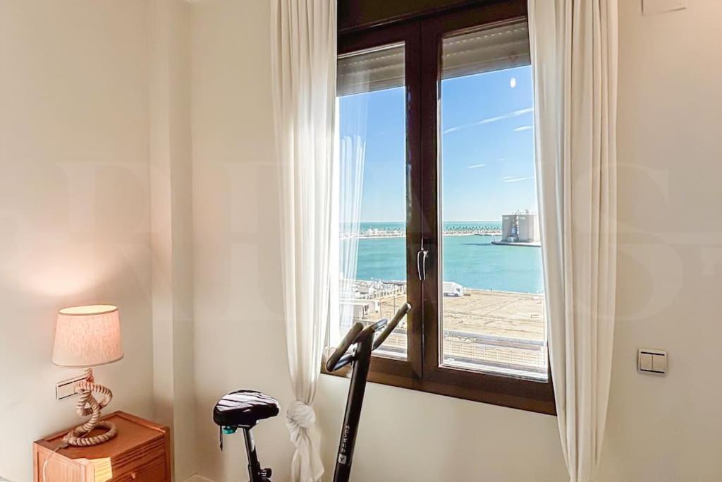 Gem With Stunning Port & Sea Views By Rems