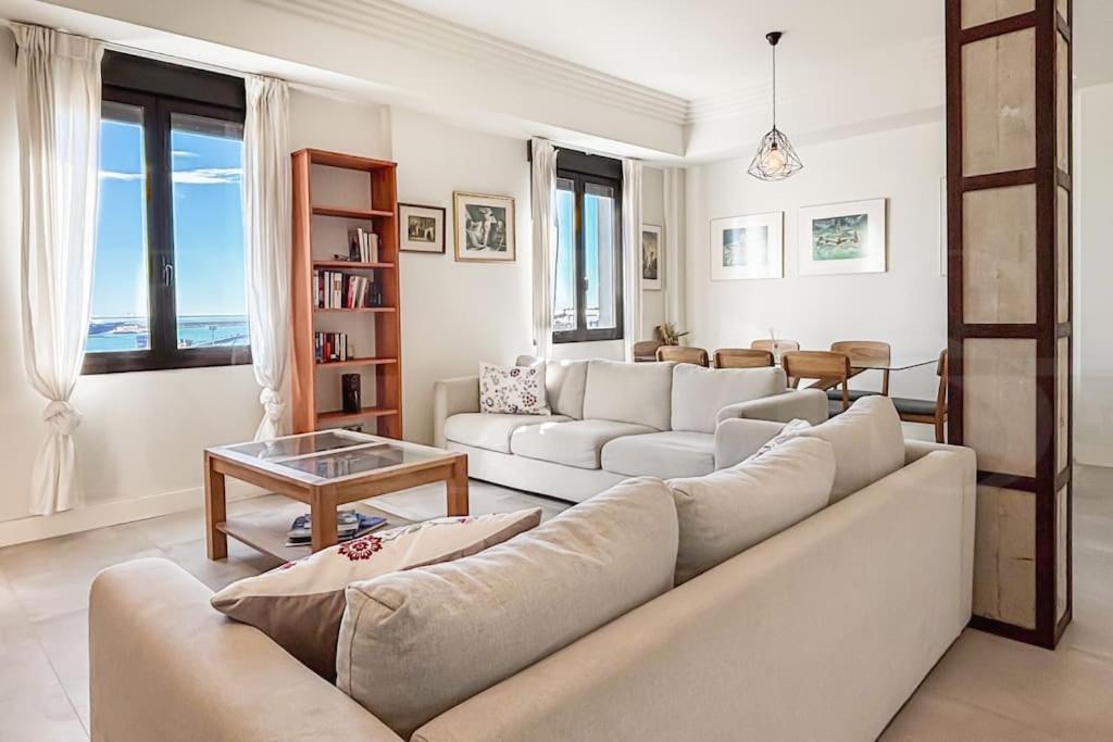 Gem With Stunning Port & Sea Views By Rems Apartamento Málaga