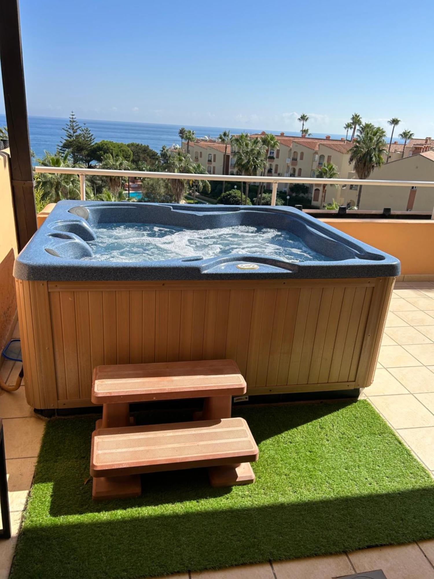 Malibu B3 Luxury 2br By Rafleys, Paronamic Sea Views Apartment Malaga