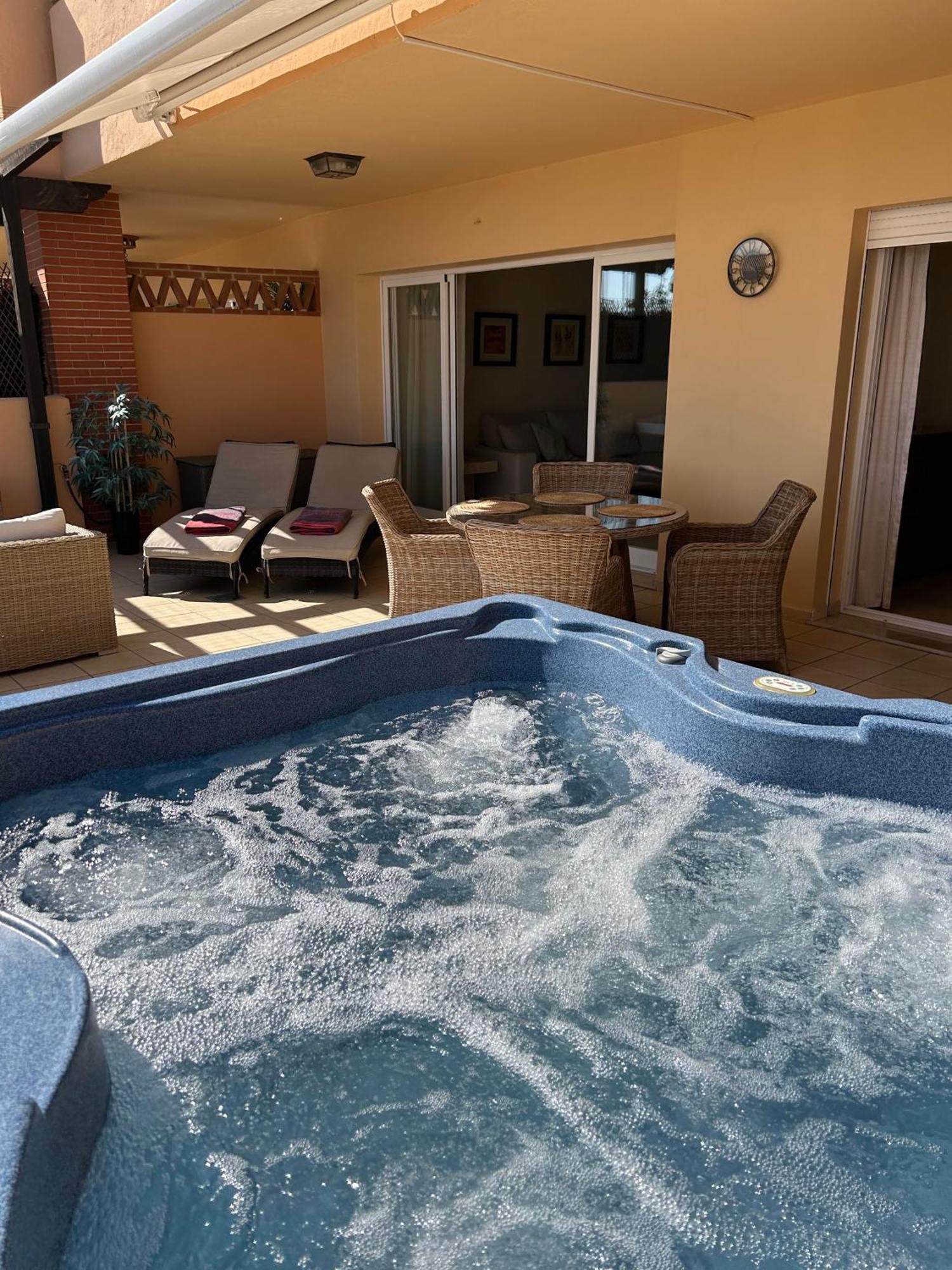 Malibu B3 Luxury 2br By Rafleys, Paronamic Sea Views Apartment