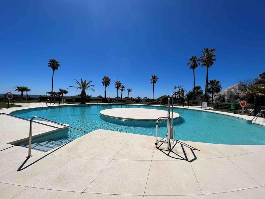 Modern, Spacious 3 Bedroom With Sea View *