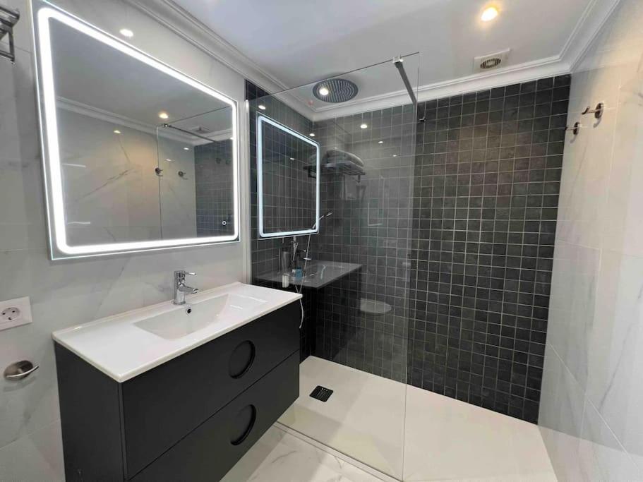 Modern, Spacious 3 Bedroom With Sea View * Málaga