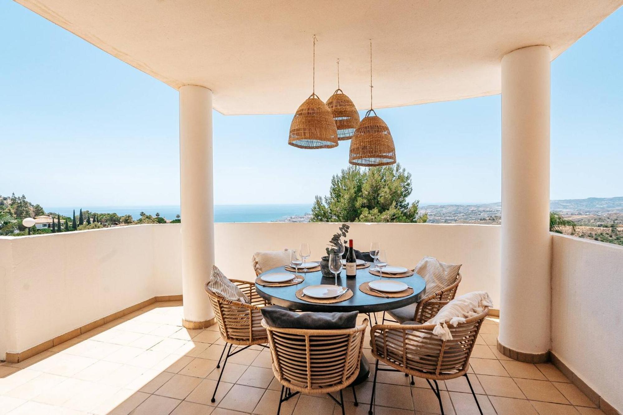 New Renovated Townhouse With Sea View And Jacuzzi Сasa de vacaciones