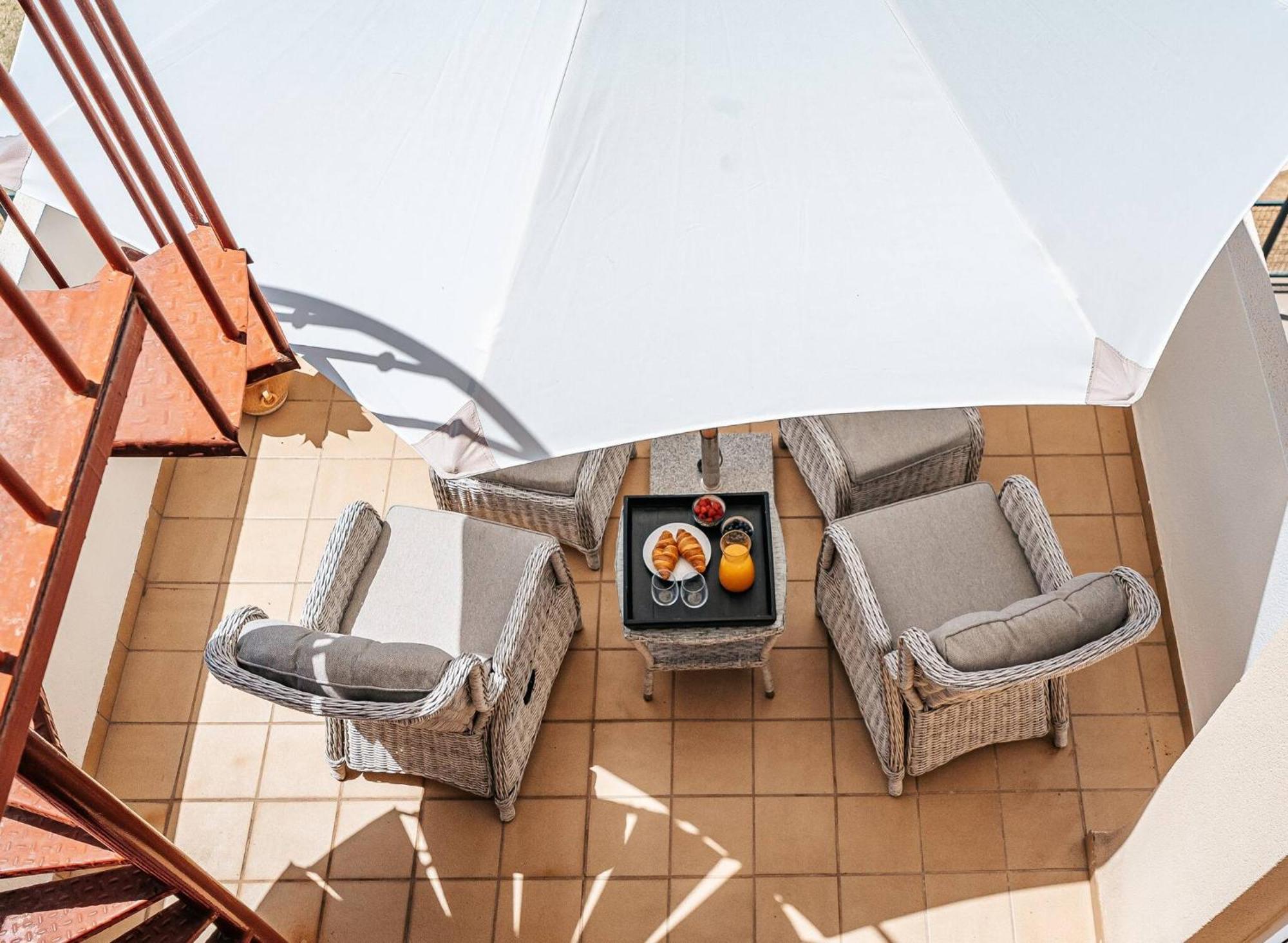 Holiday home New Renovated Townhouse With Sea View And Jacuzzi