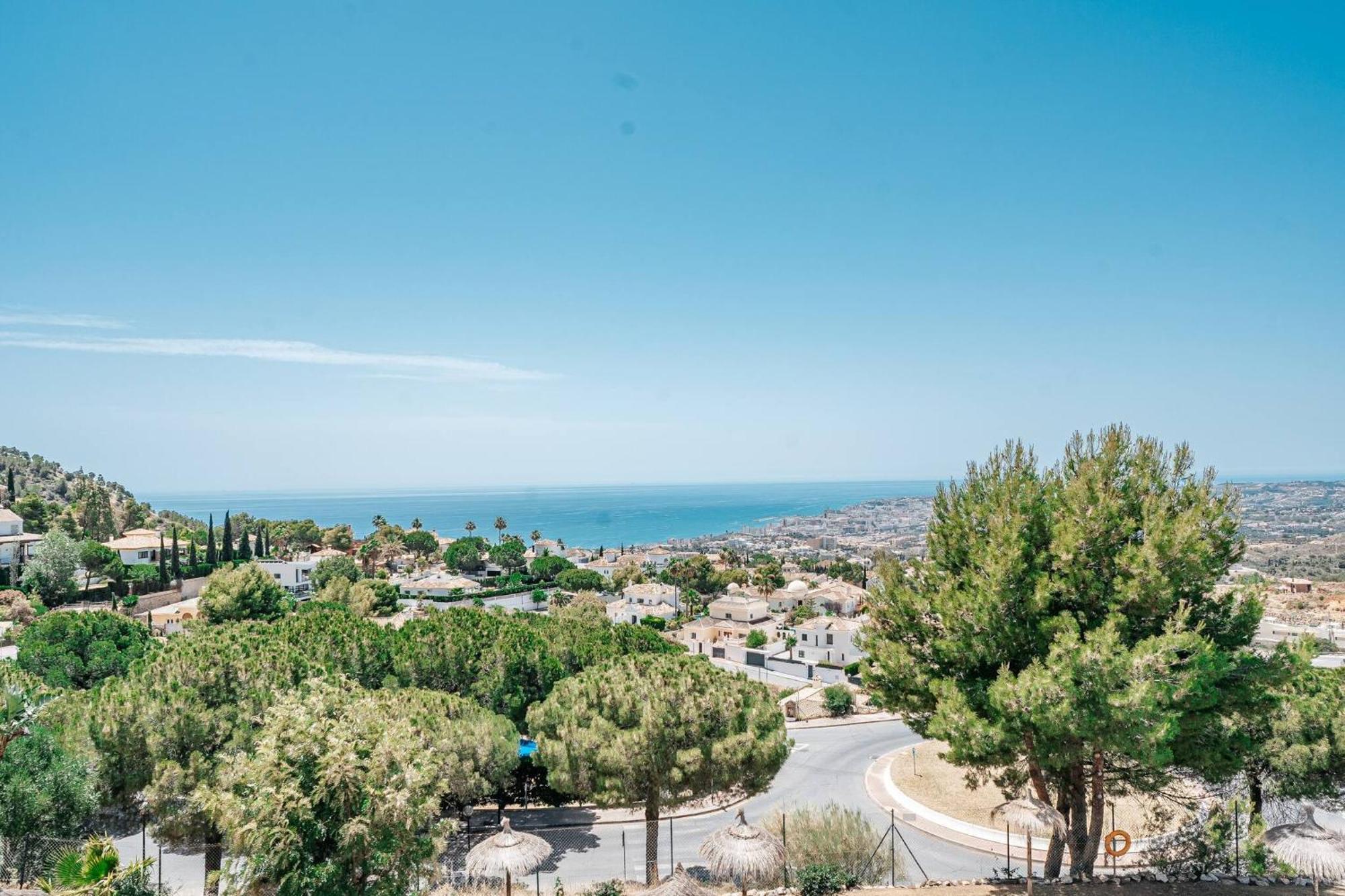 New Renovated Townhouse With Sea View And Jacuzzi Сasa de vacaciones Málaga