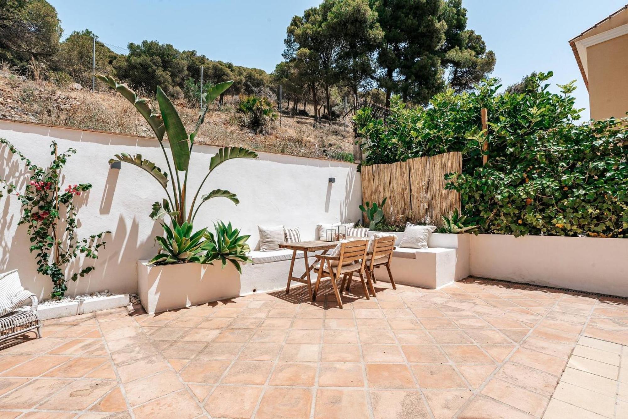 New Renovated Townhouse With Sea View And Jacuzzi