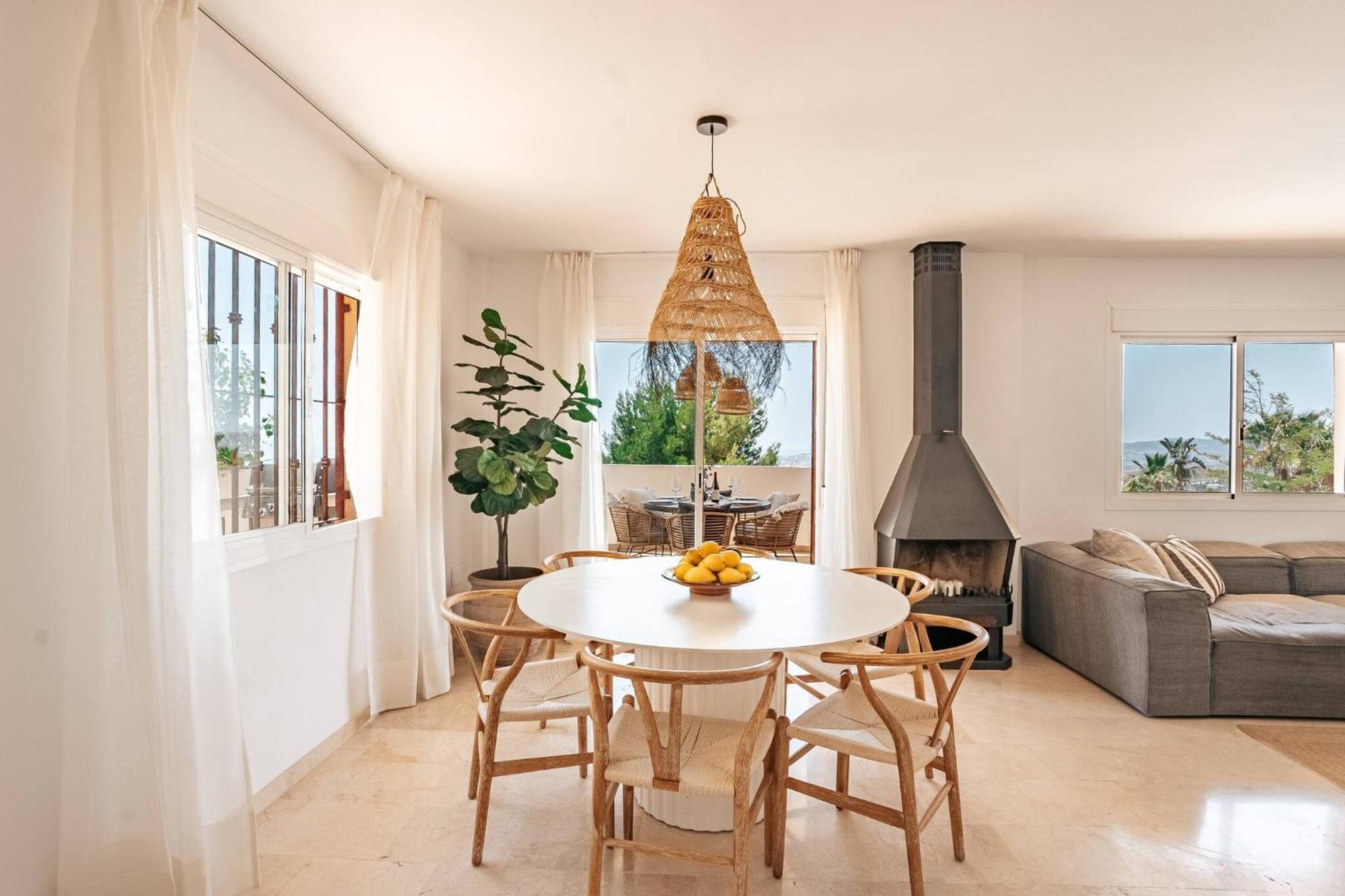 Сasa de vacaciones New Renovated Townhouse With Sea View And Jacuzzi