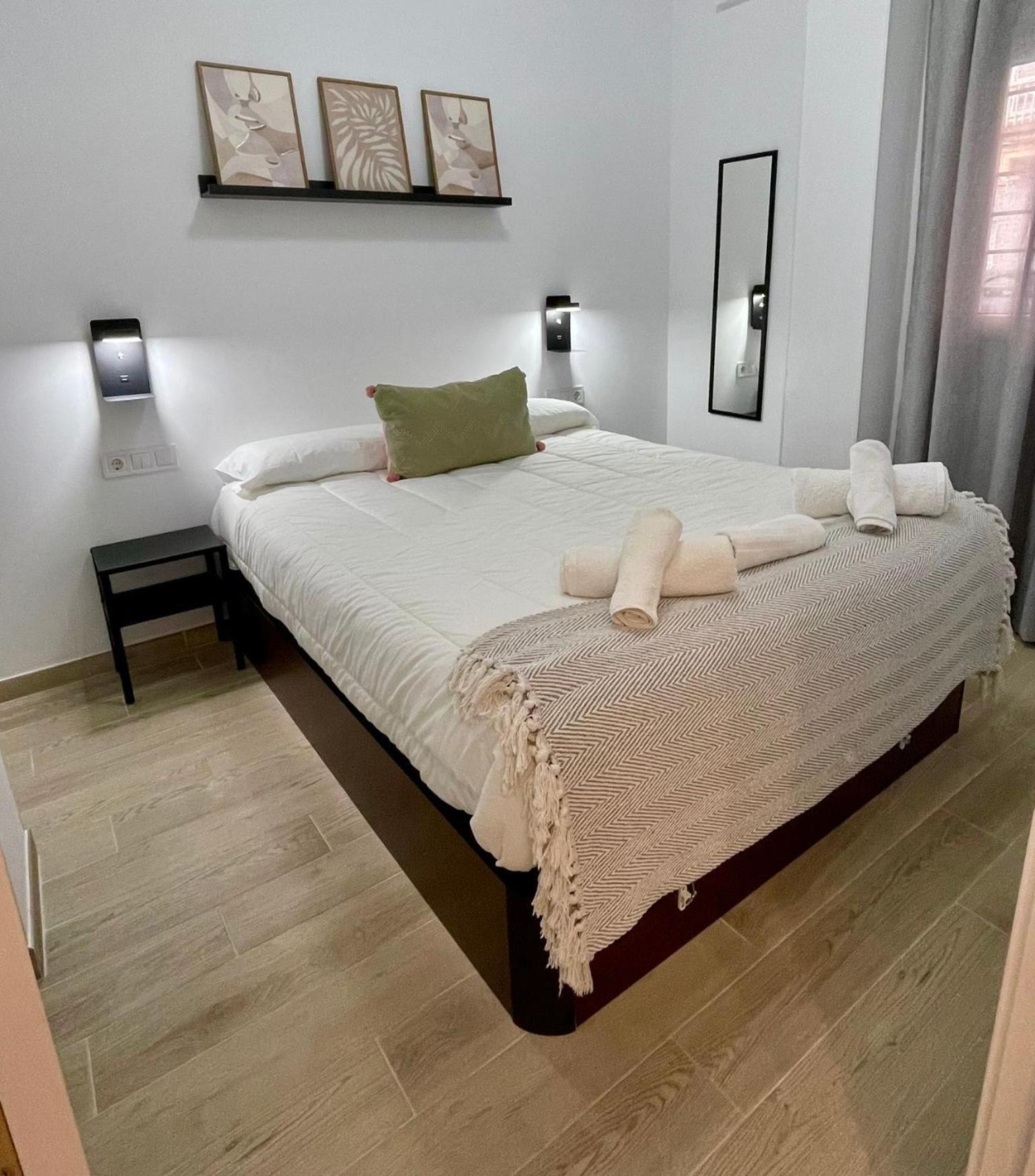 Apartamento Mellis - Maria Zambrano Train Station & Bus