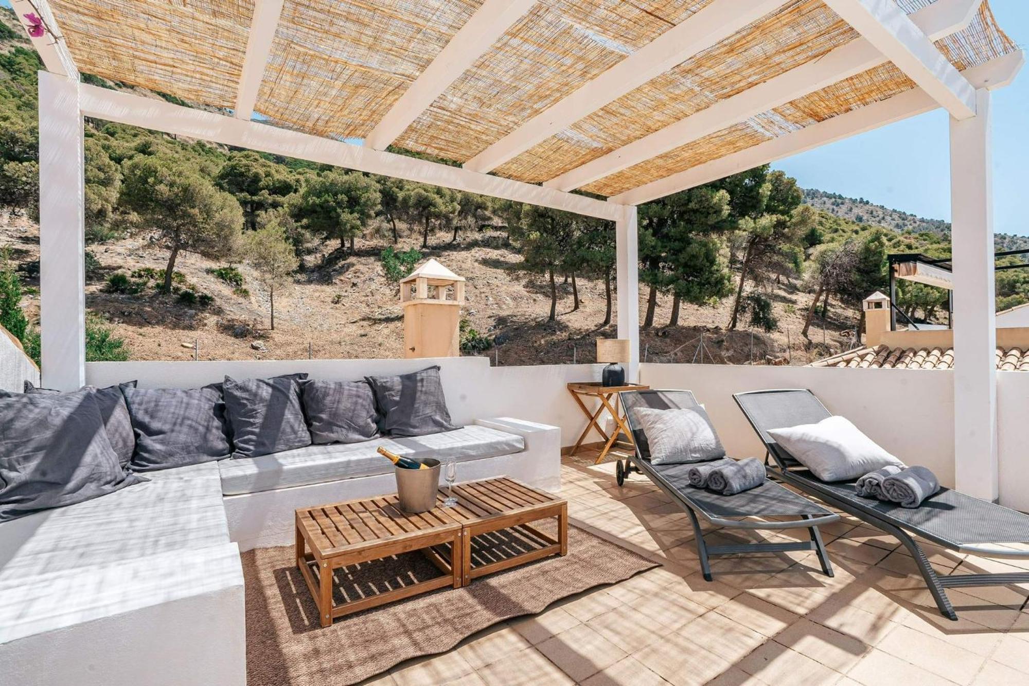 New Renovated Townhouse With Sea View And Jacuzzi Сasa de vacaciones Málaga