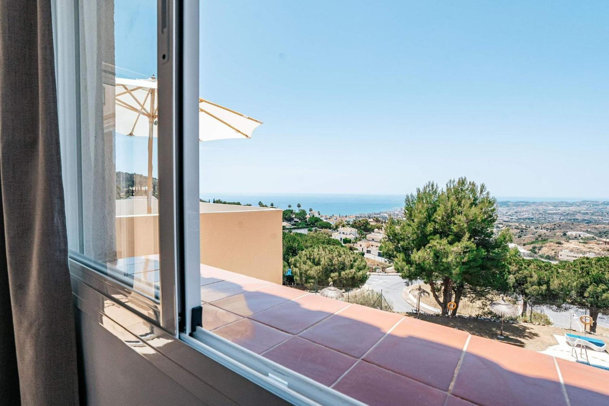 New Renovated Townhouse With Sea View And Jacuzzi Сasa de vacaciones Málaga