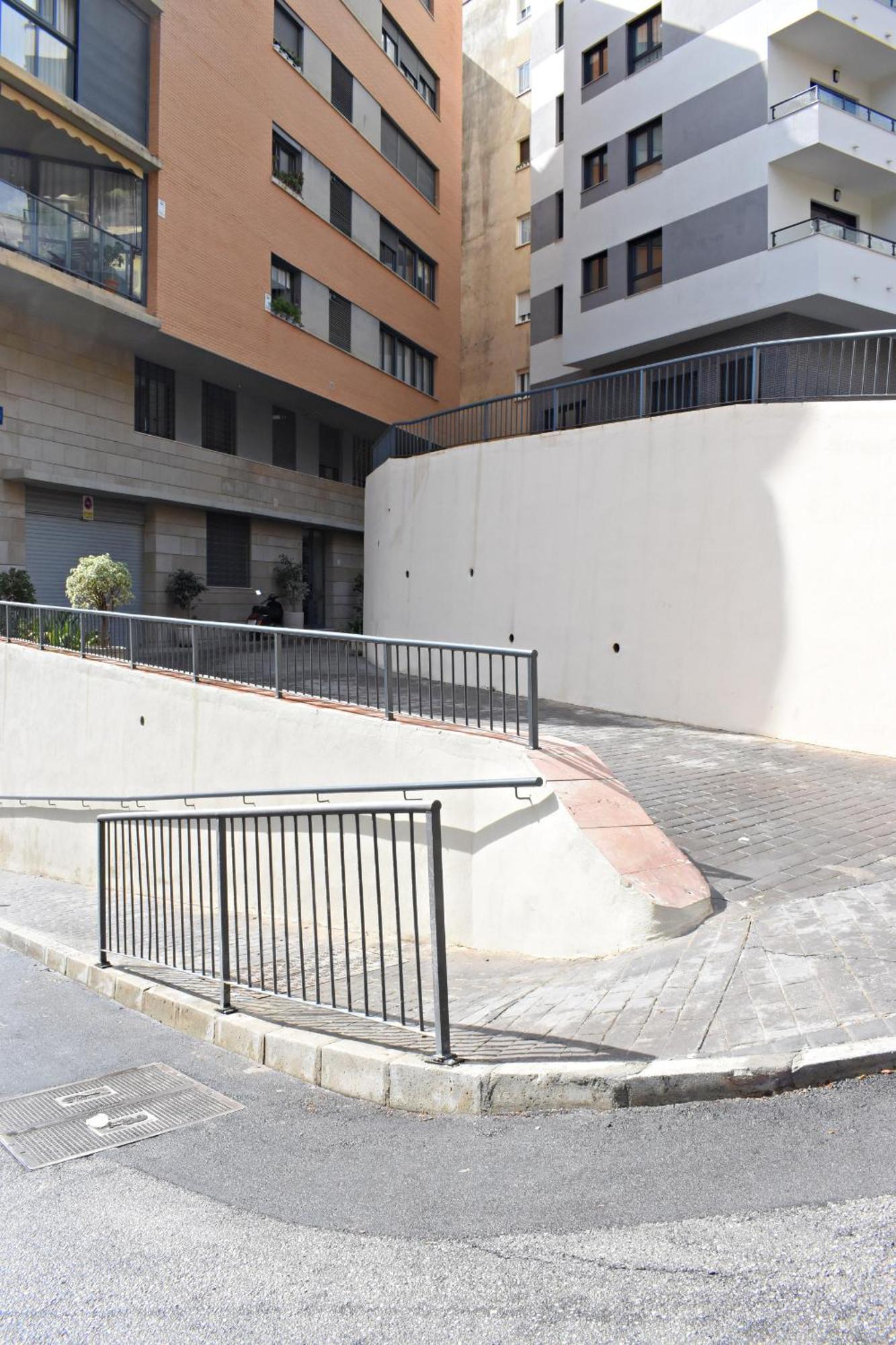 Malagueta's Cozy With Parking And Swimming Pool * Malaga