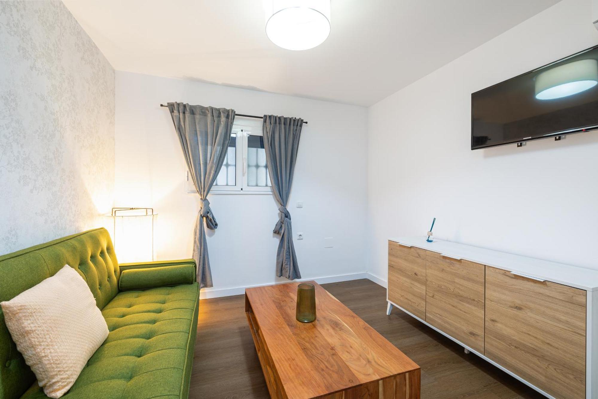 Modern & Cozy -1bedroom-coutyard-center * Málaga