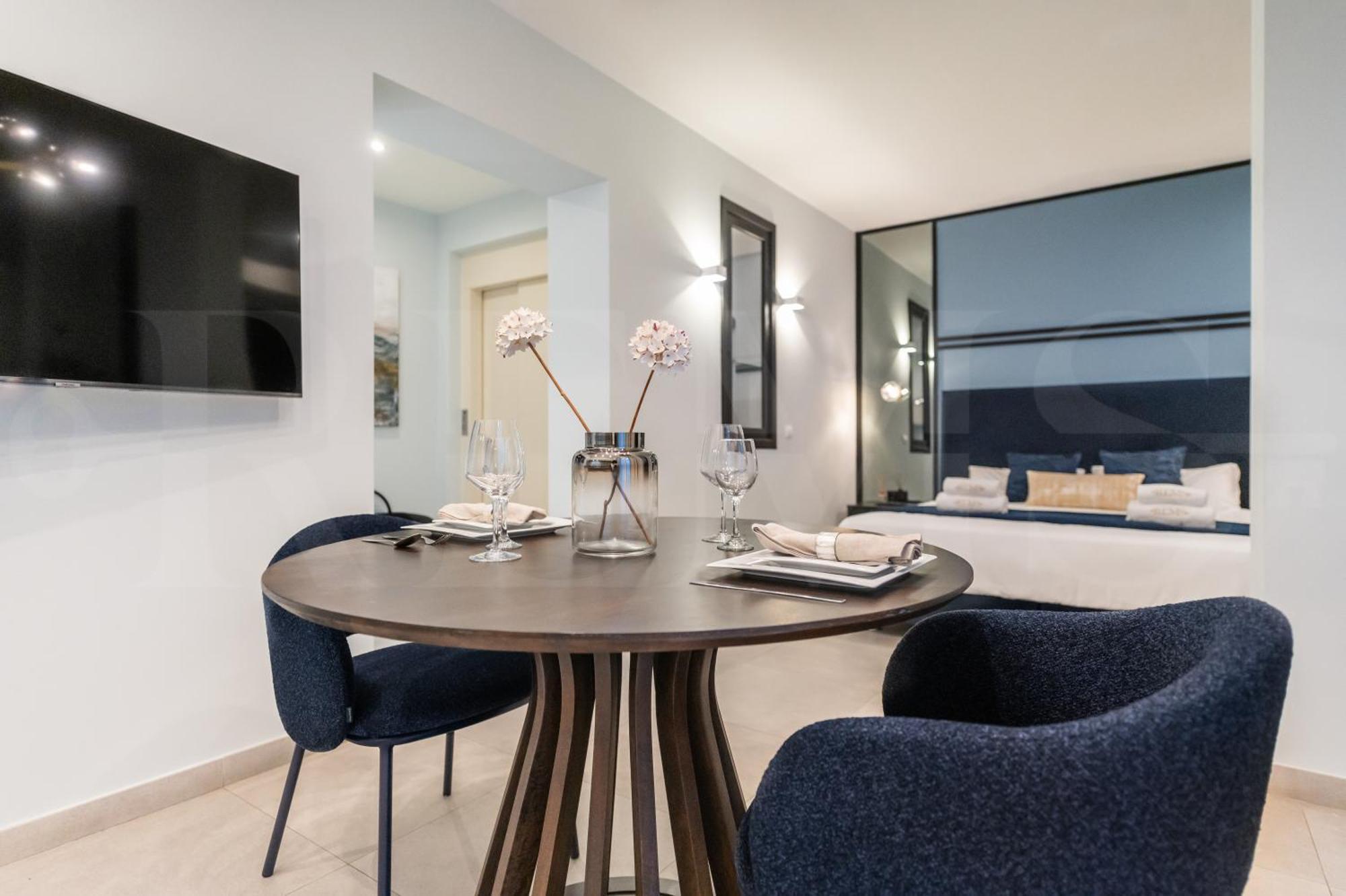Intimate In The Heart Of By Rems Malaga