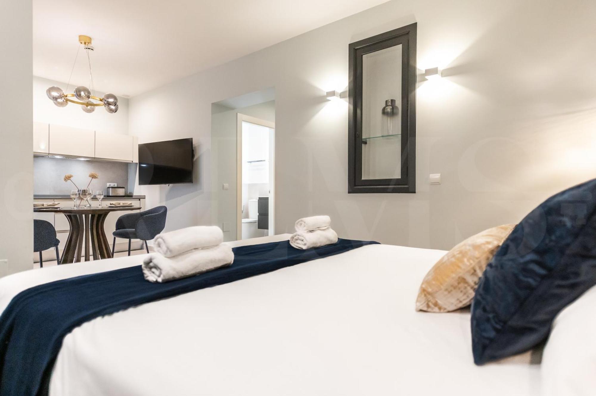 Intimate In The Heart Of By Rems Málaga