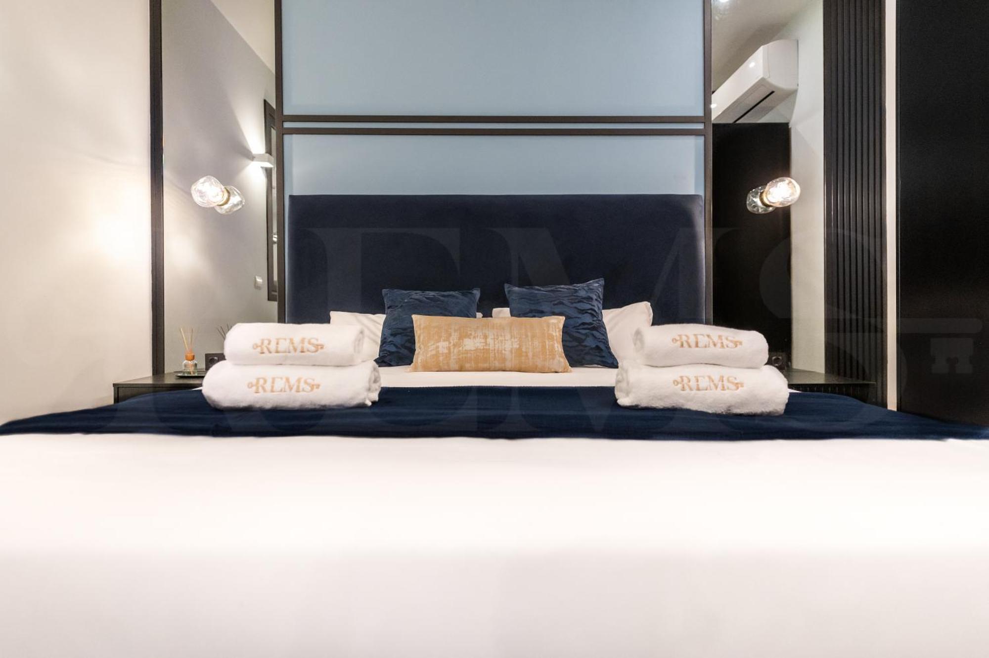 Apartment Intimate In The Heart Of By Rems