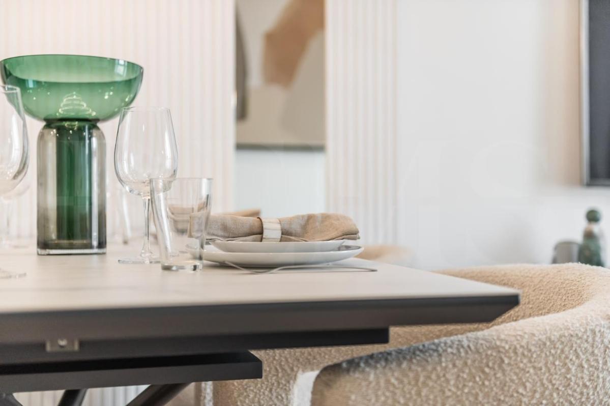 Panoramic Skyrise On The 20th Floor By Rems Malaga
