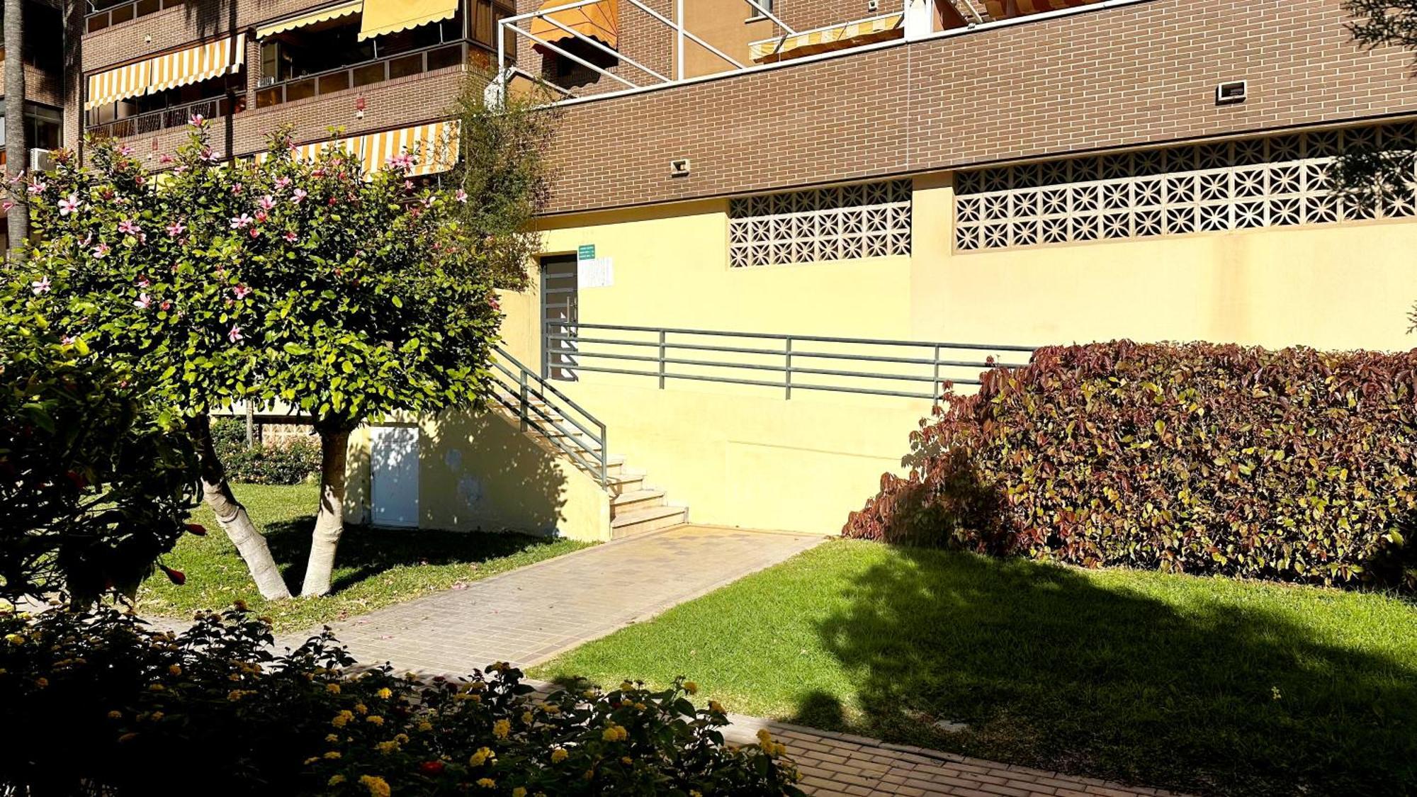 Apartment Oeste Parking-wifi-piscina *