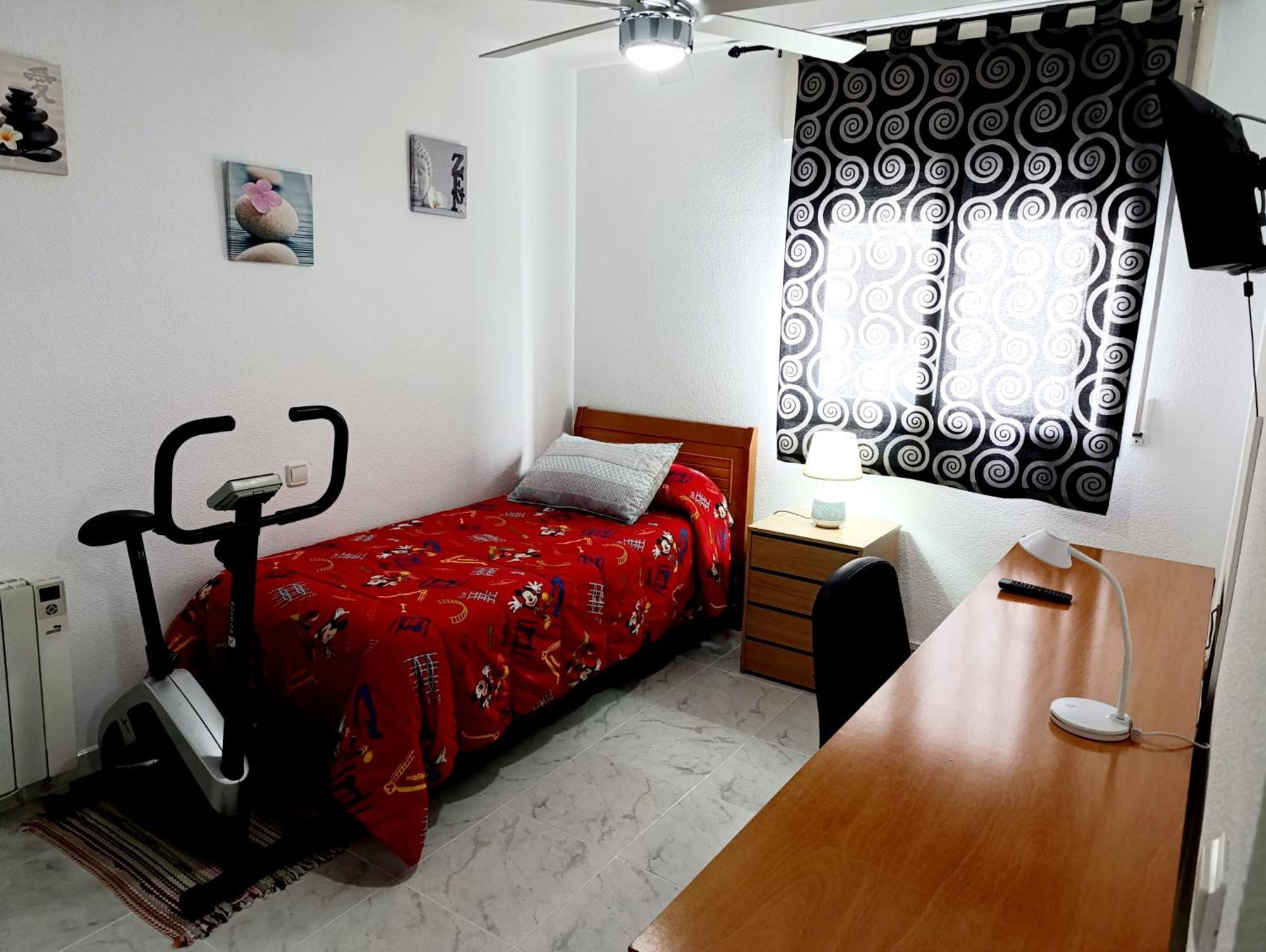 Oeste Parking-wifi-piscina Malaga