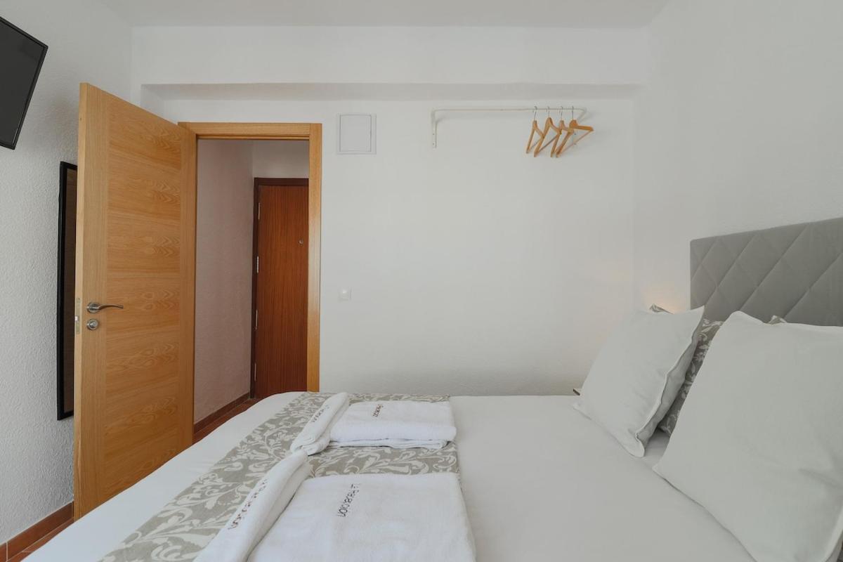 C75 - Comfy 3 Bedroom Near Center