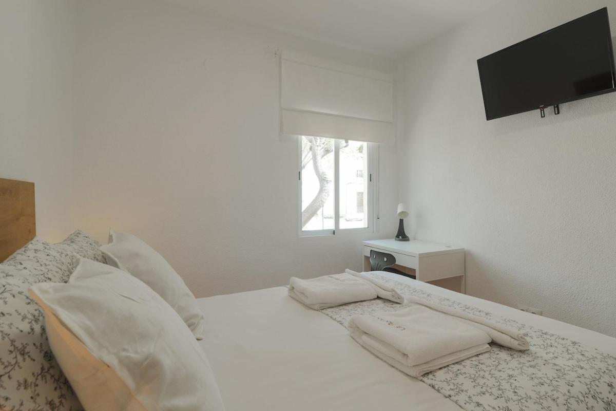 Apartment C75 - Comfy 3 Bedroom Near Center