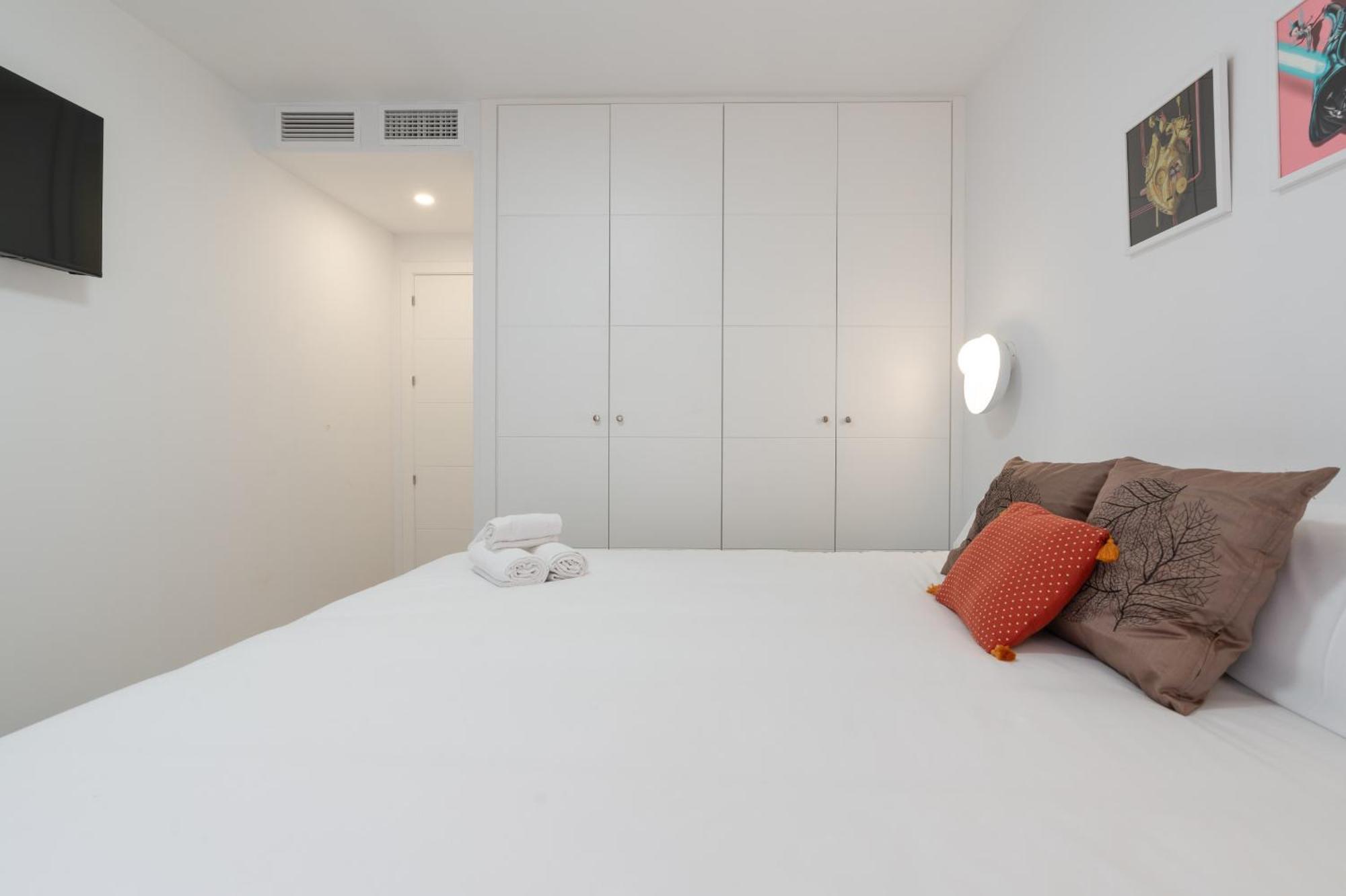 Sanctuary, By Cazul Apartamento