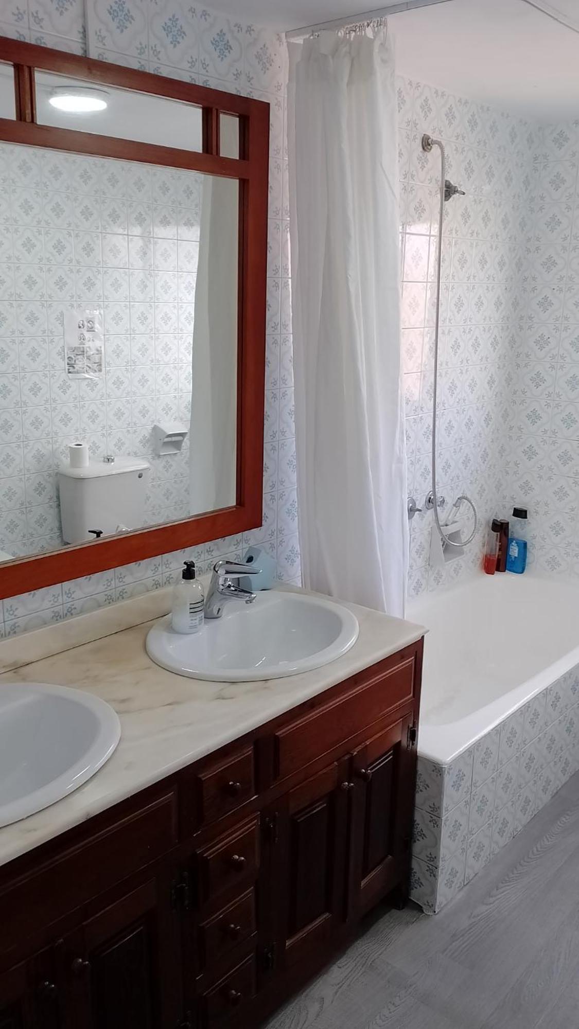 Privada Centro Cerca Tren Maria Zambrano Y Playa Muy Buena Conexion Wifi