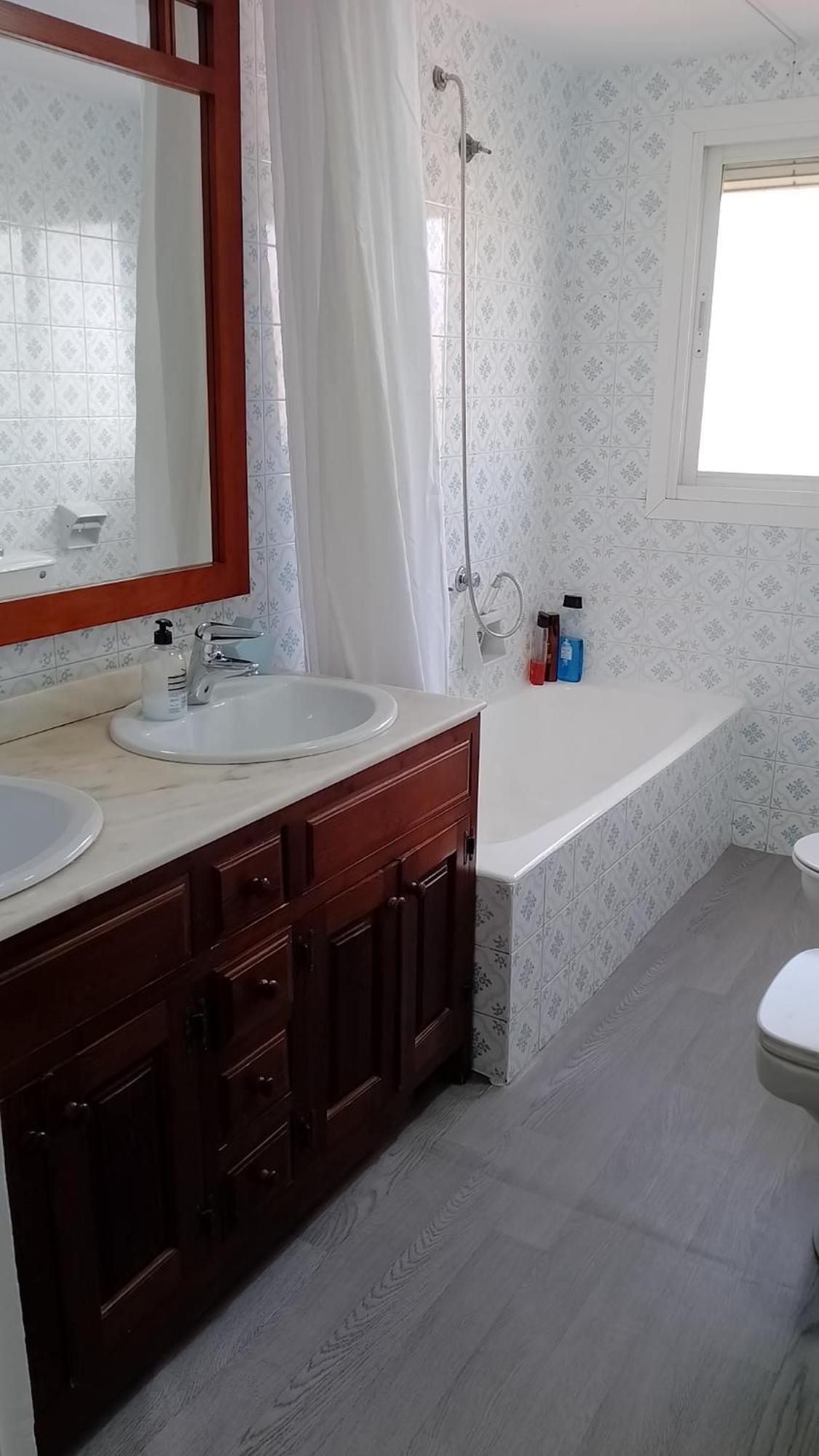 Privada Centro Cerca Tren Maria Zambrano Y Playa Muy Buena Conexion Wifi Habitación en casa particular