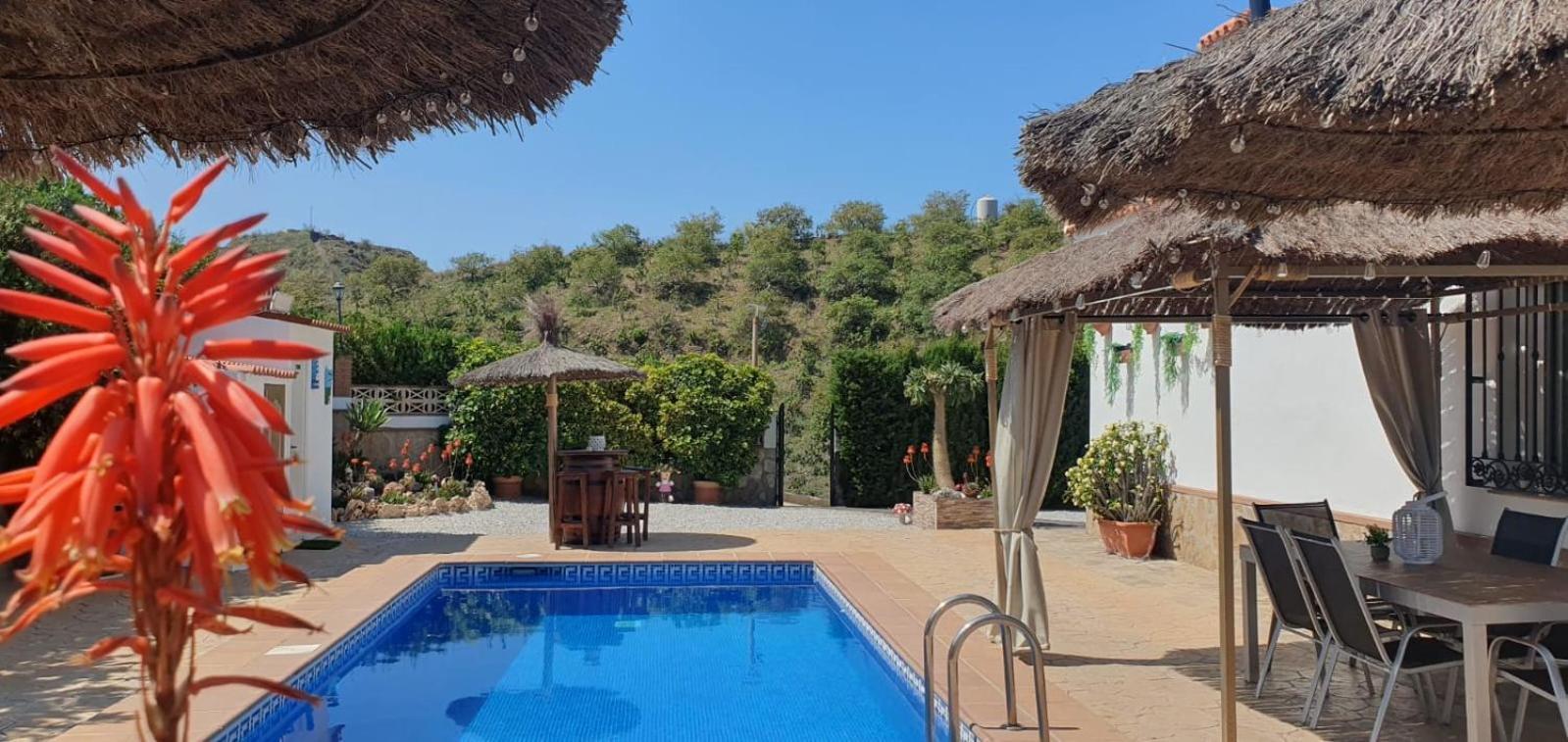 La Loma Chalet *