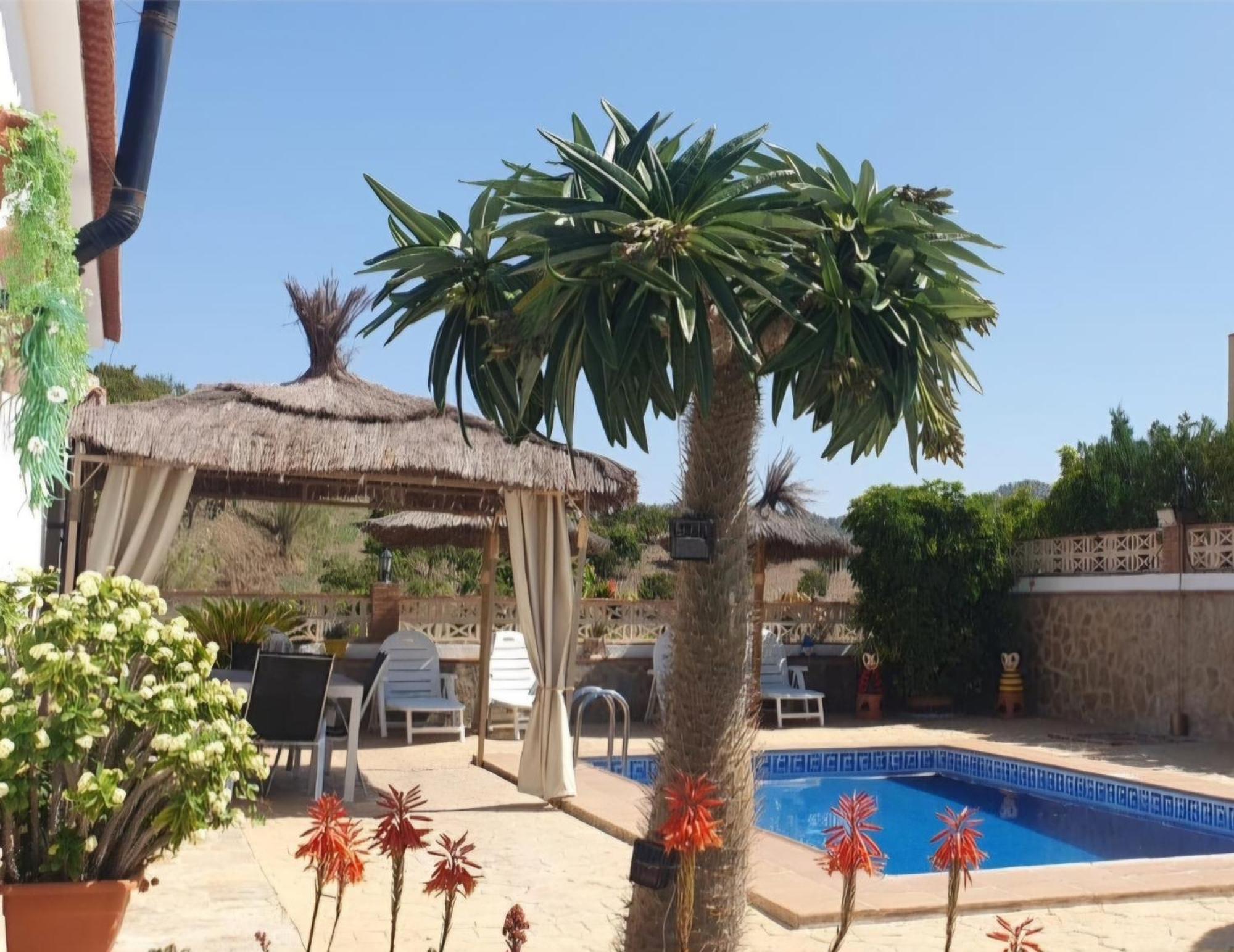 La Loma Chalet *