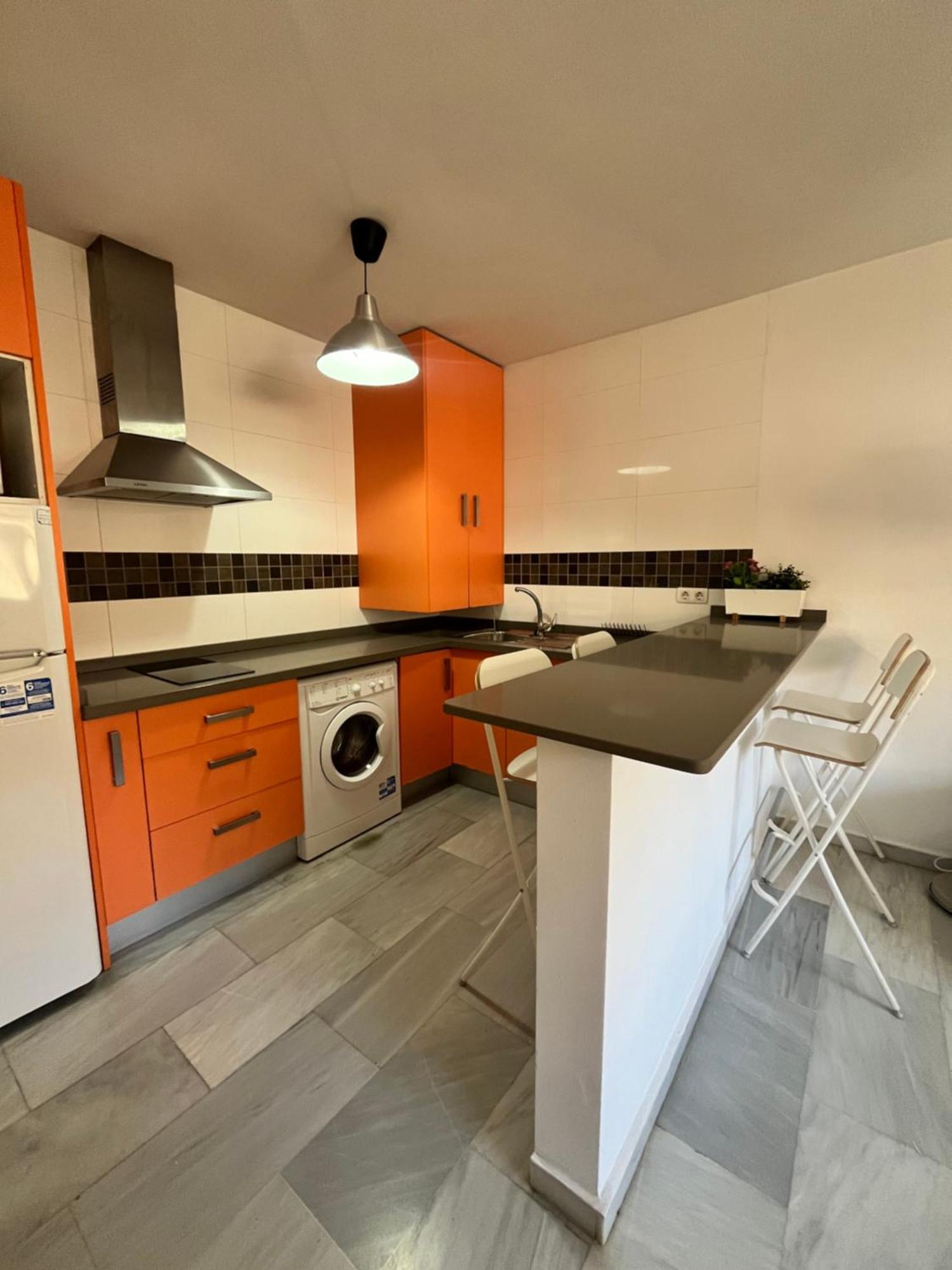 Deluxe With Parking - Carlos Haya Apartamento