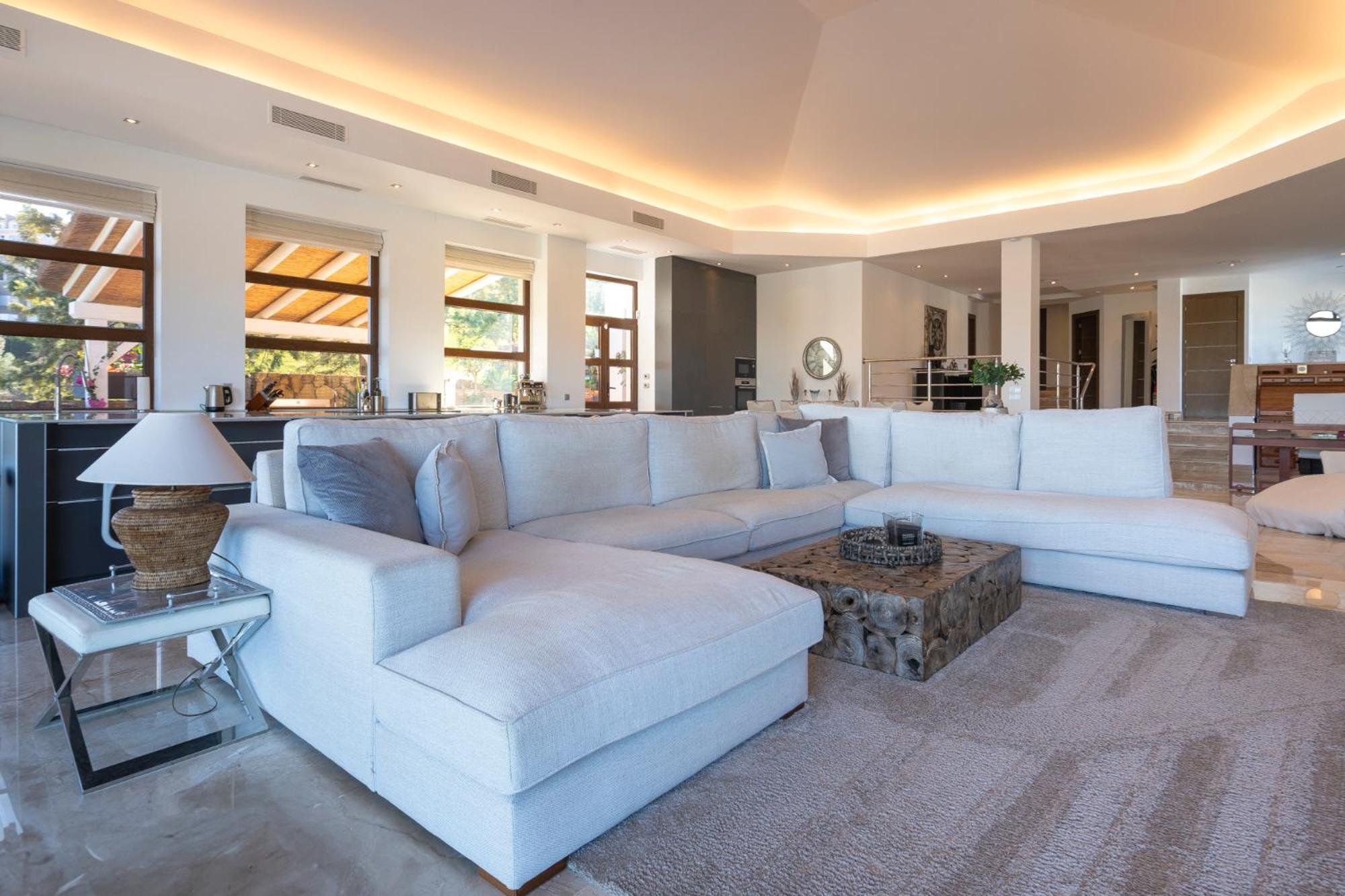 Uno - Stunning 4 Bedroom With Pool Villa Málaga