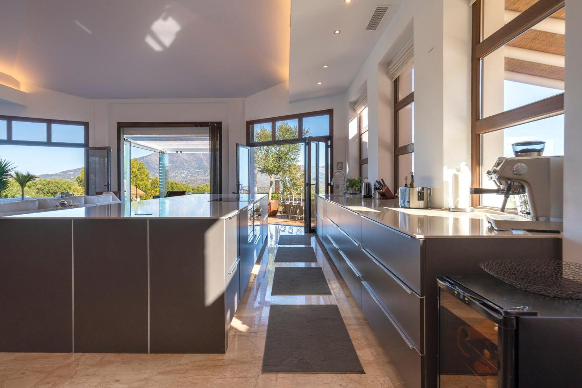 Villa Uno - Stunning 4 Bedroom With Pool Málaga