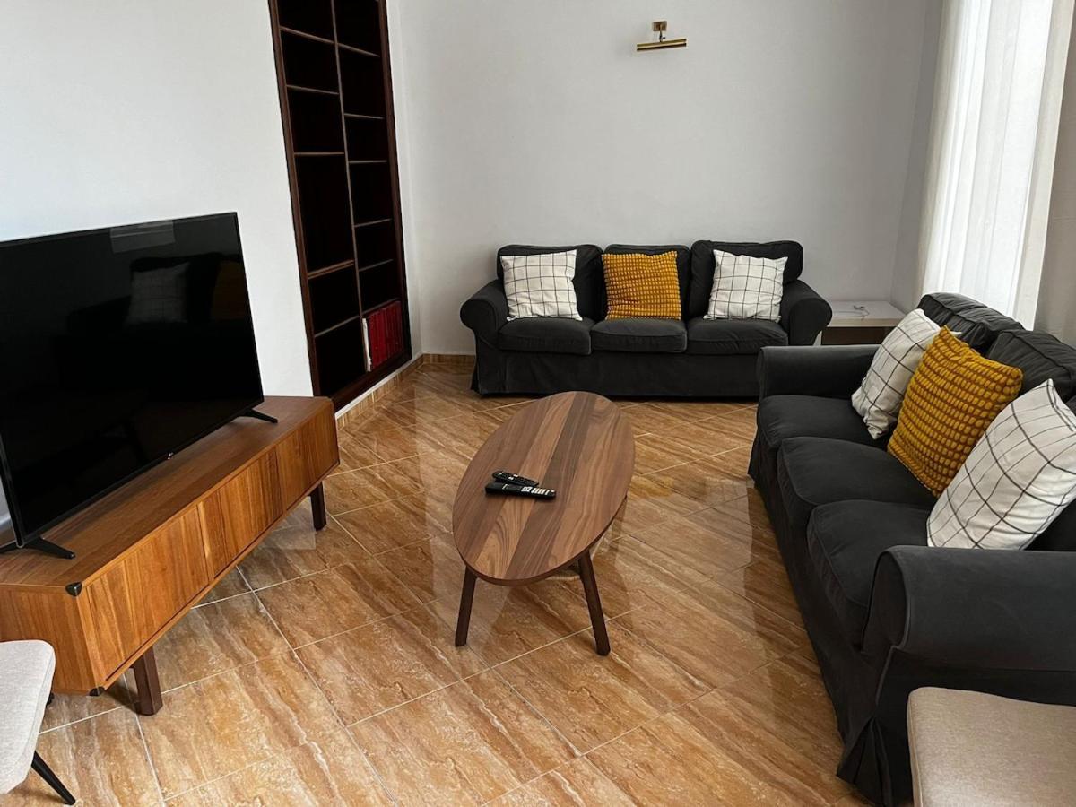 Сasa de vacaciones Gran Casa Cerca De La Playa Con 3 En Pedregalejo