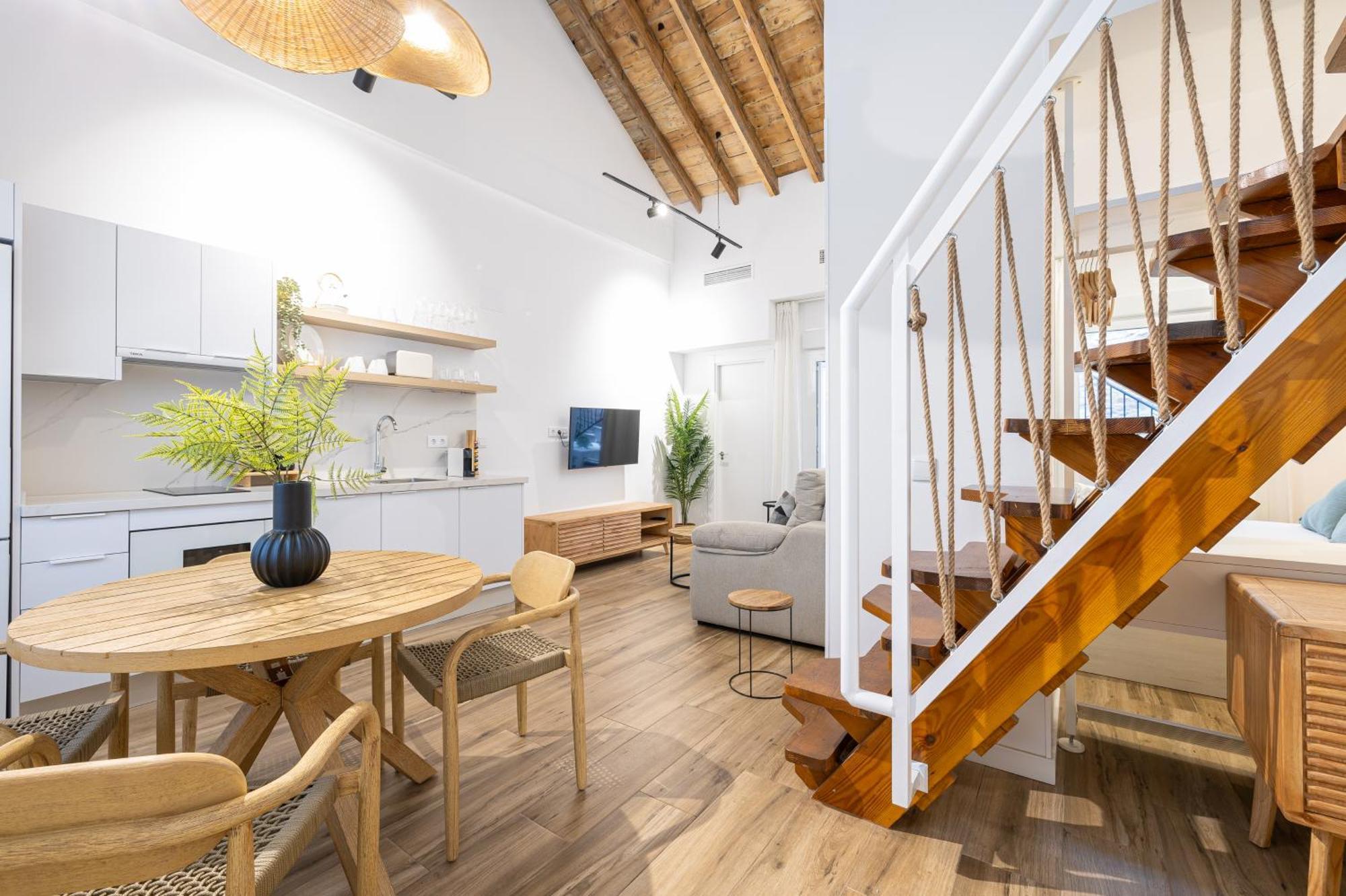Modern Duplex Courtyard -2bedrooms 2baths * Málaga