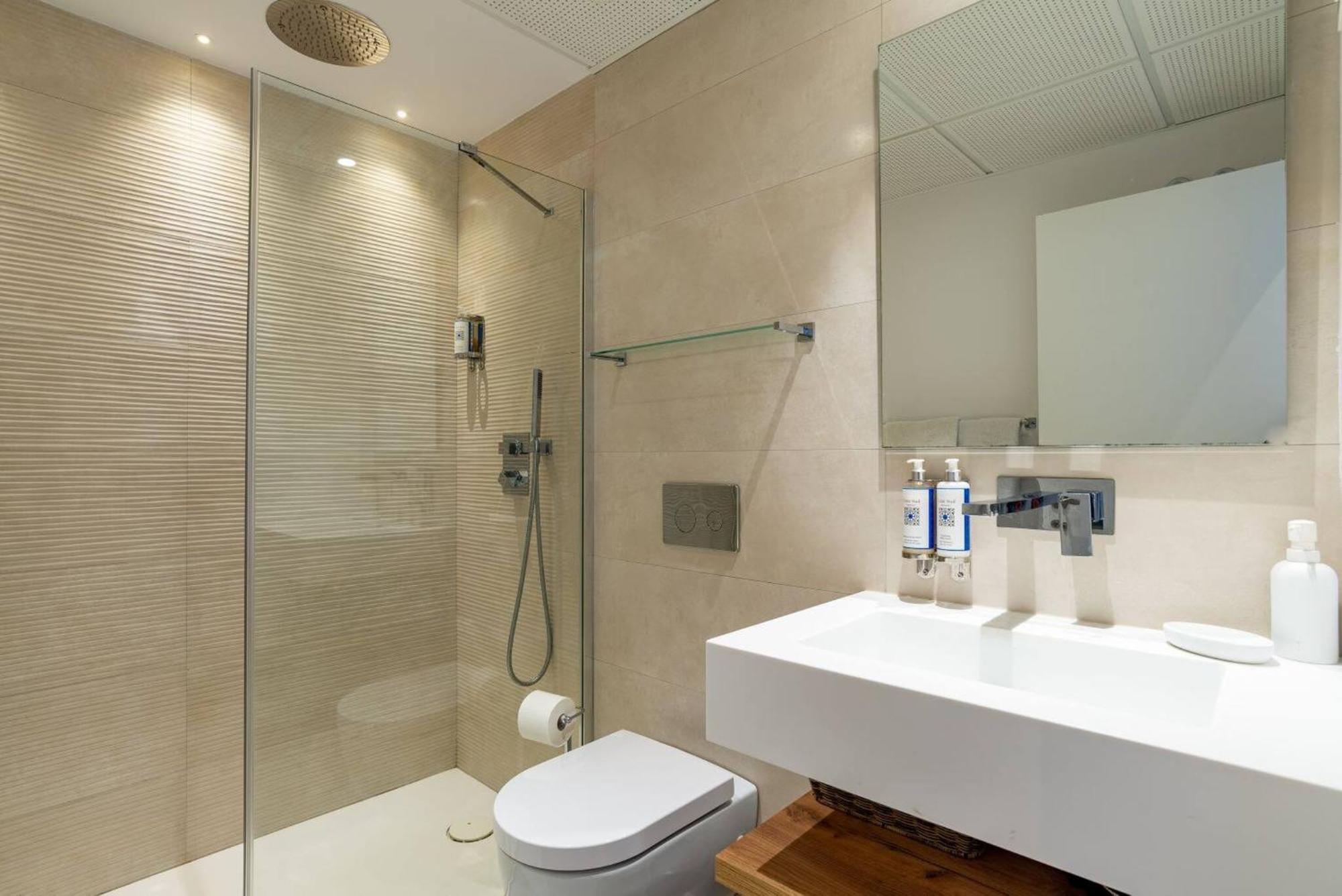La Quinta 3 Bedroom Ultra Modern With Private Hot Tub