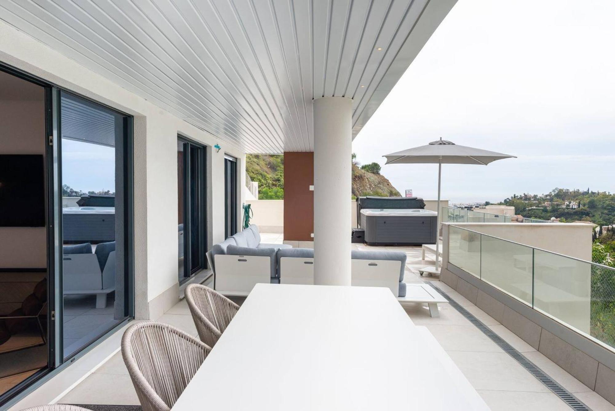 La Quinta 3 Bedroom Ultra Modern With Private Hot Tub Apartamento Málaga