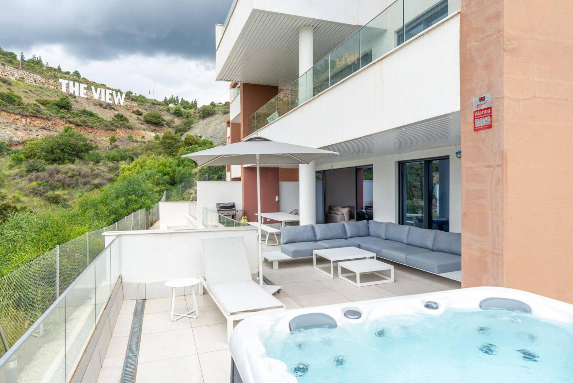 La Quinta 3 Bedroom Ultra Modern With Private Hot Tub *