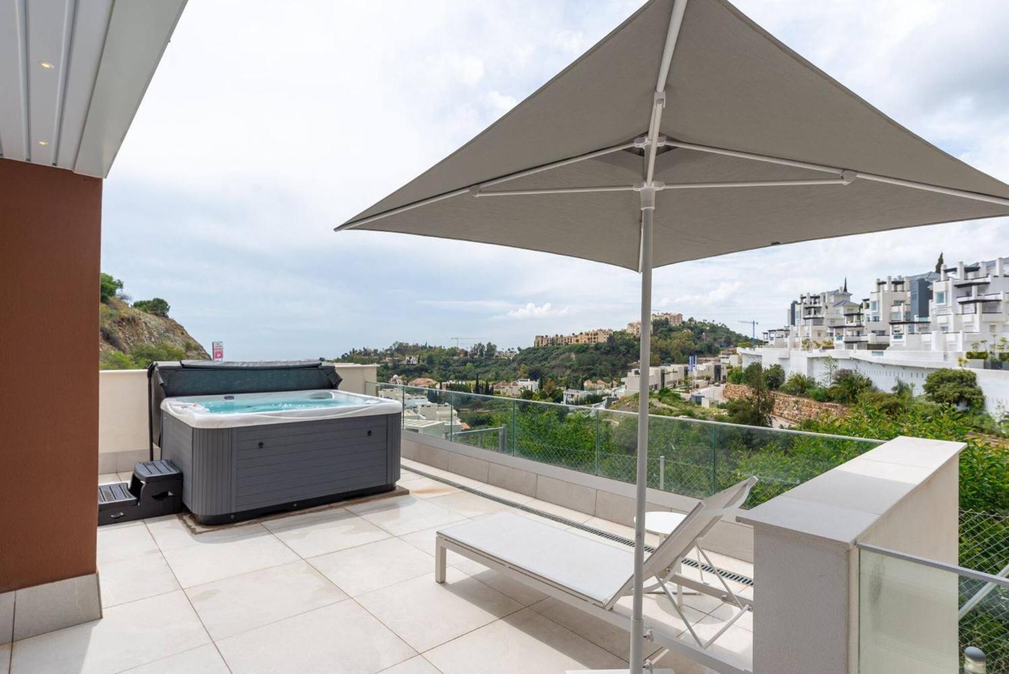 La Quinta 3 Bedroom Ultra Modern With Private Hot Tub *