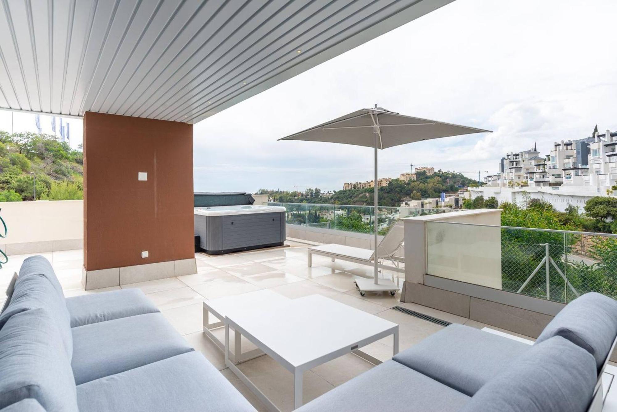 La Quinta 3 Bedroom Ultra Modern With Private Hot Tub Apartamento Málaga