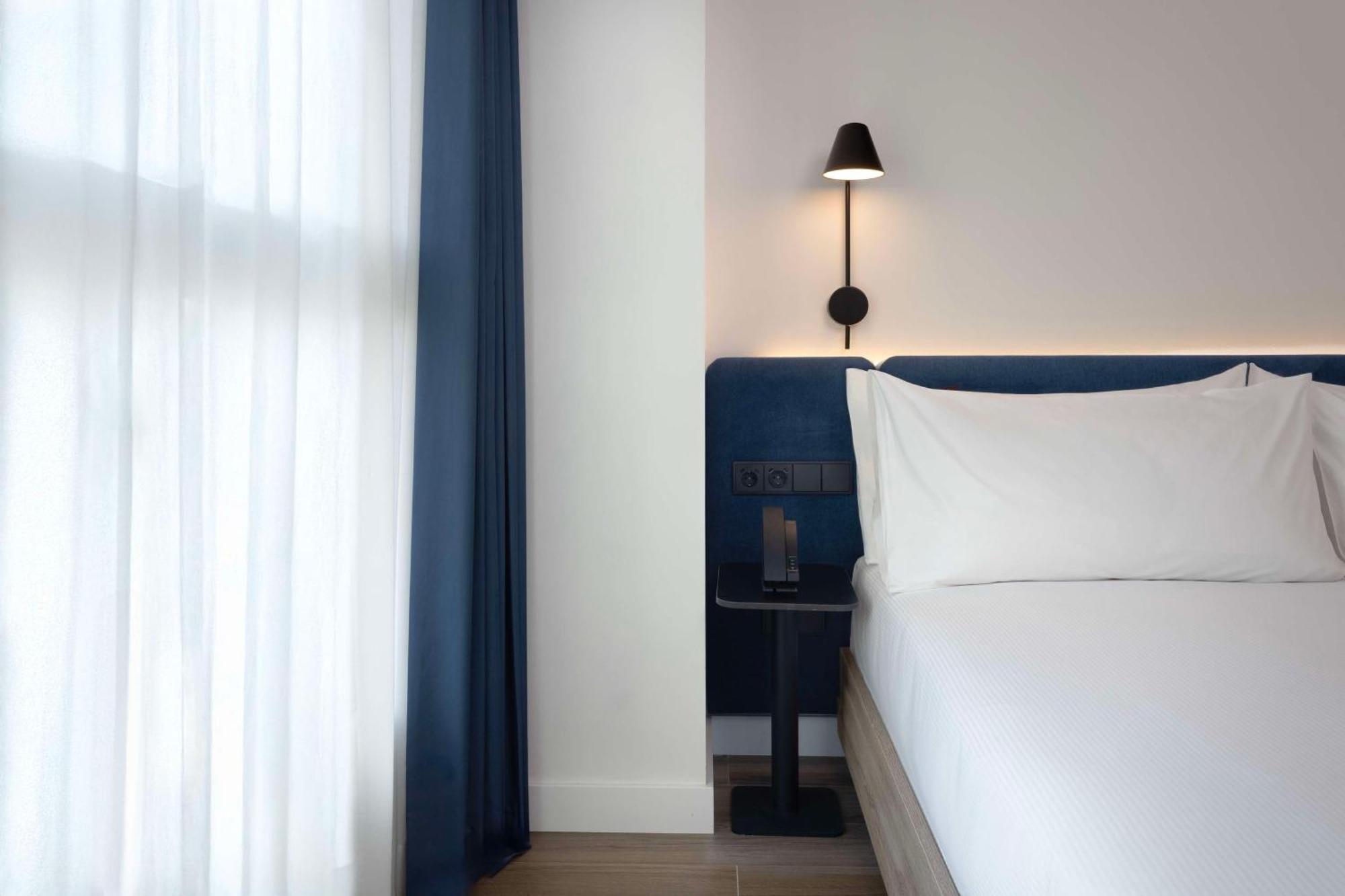 Hotel Hampton By Hilton Martiricos 3*