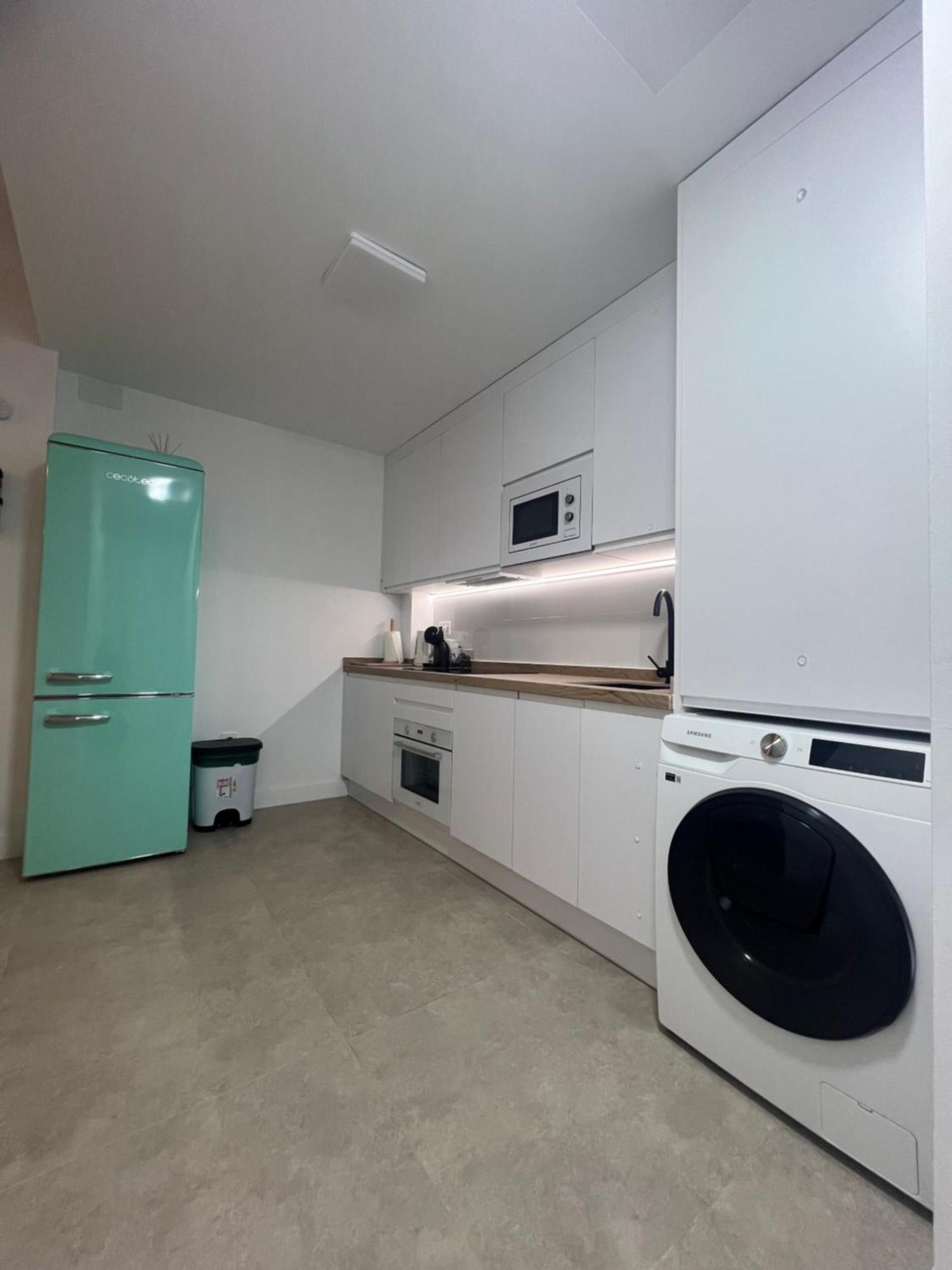 Nuevo! En El Centro! 1m Metro, Zambrano Y Con Parking Apartamento Málaga