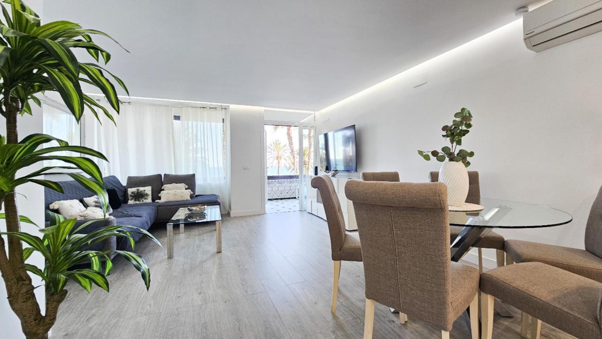 Frente A La Playa Malagueta-ciudad Melilla, 6 Personas Apartamento Málaga