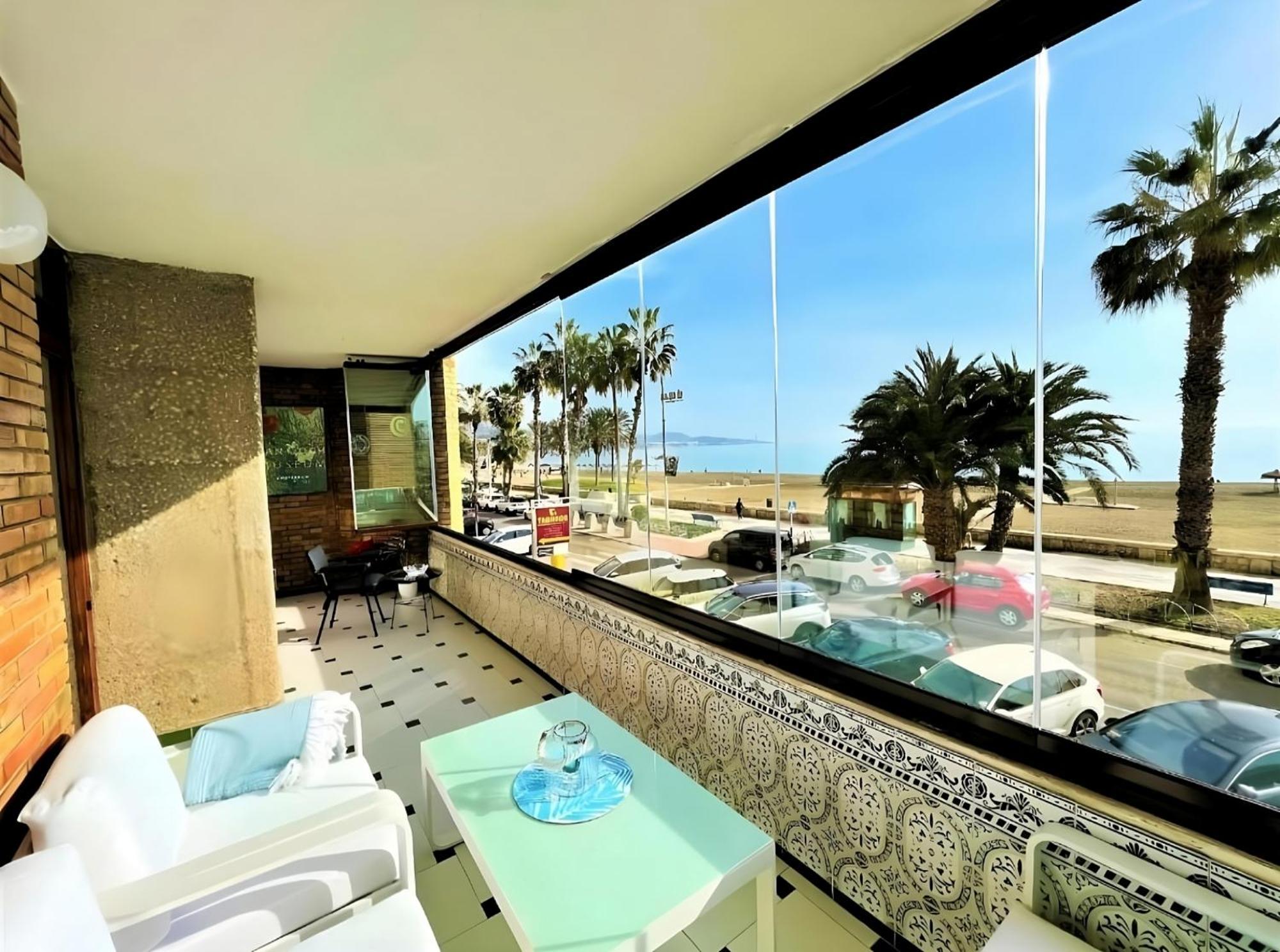 Frente A La Playa Malagueta-ciudad Melilla, 6 Personas Apartamento *