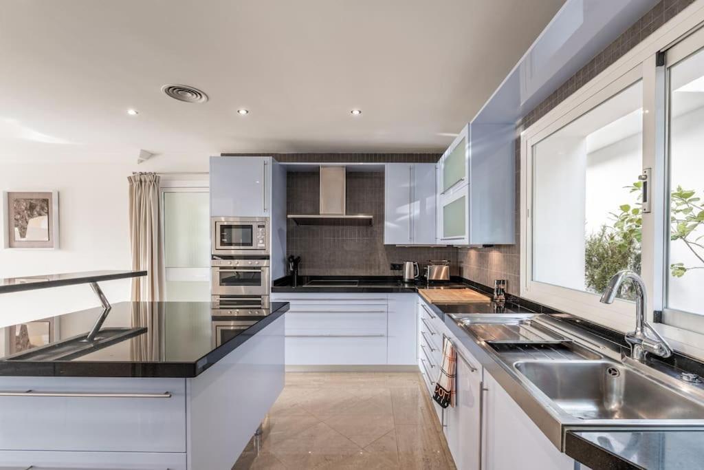 Luxurious 7 Bed Frontline Golf In La Quinta * Málaga