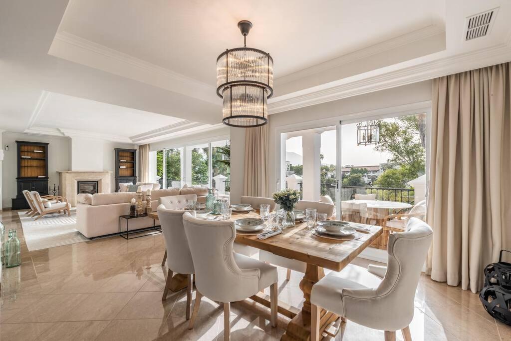 Villa Luxurious 7 Bed Frontline Golf In La Quinta