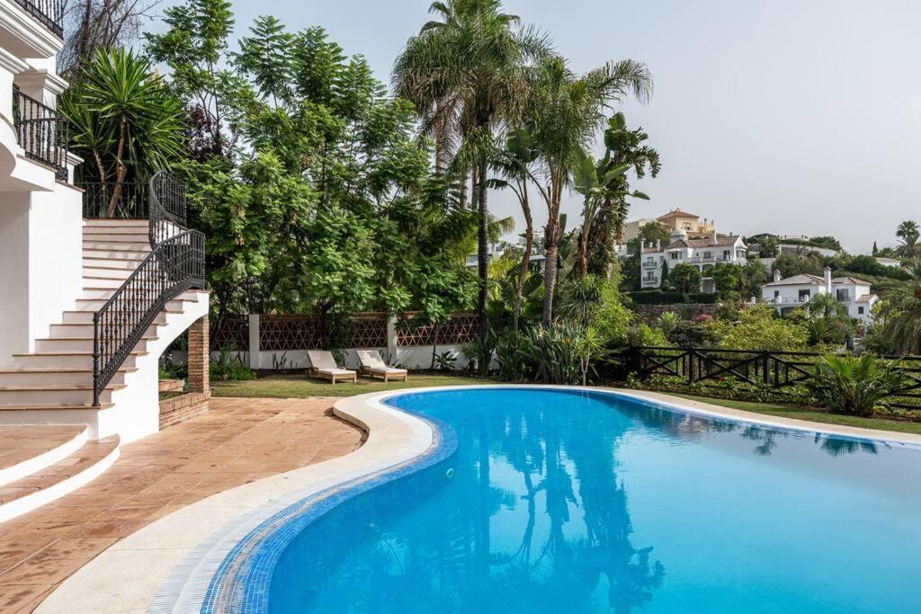 Luxurious 7 Bed Frontline Golf In La Quinta Villa