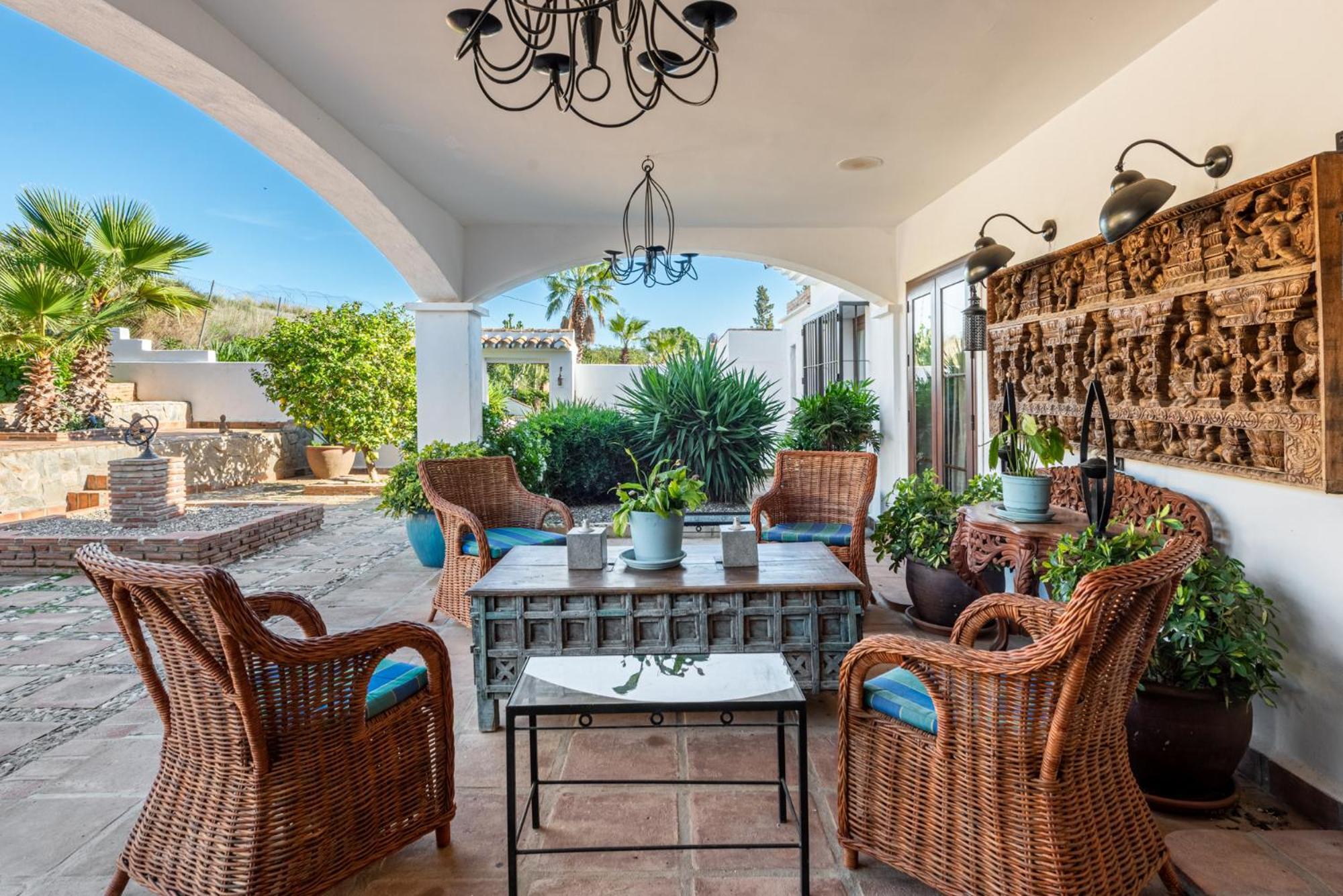 Gorgeous Spanish Chalet, Pool And Views Chalet