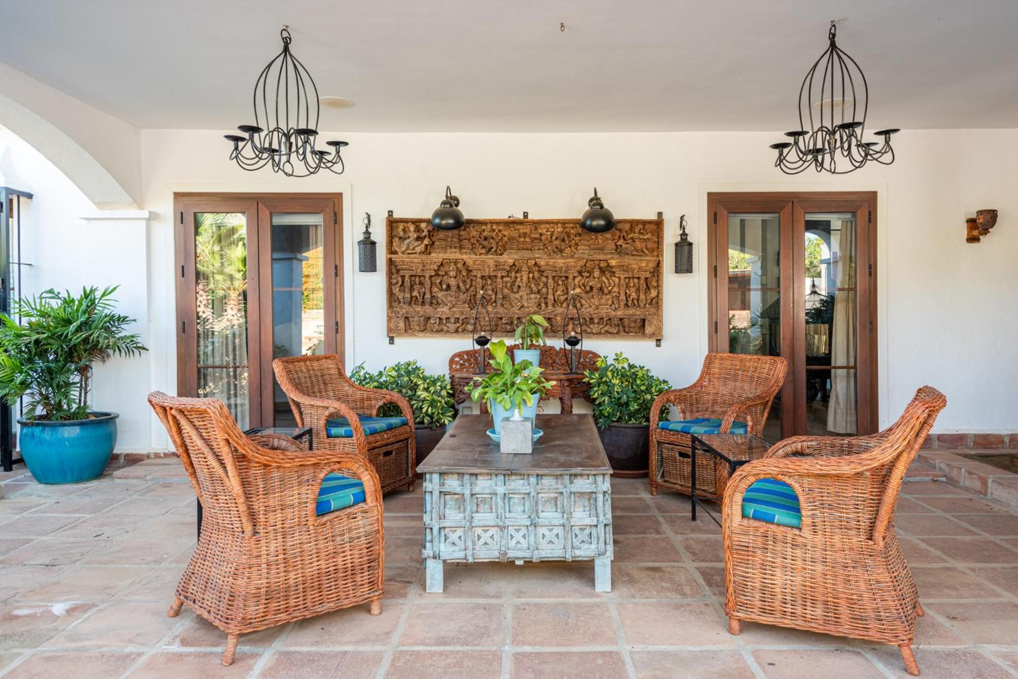 Gorgeous Spanish Chalet, Pool And Views Chalet